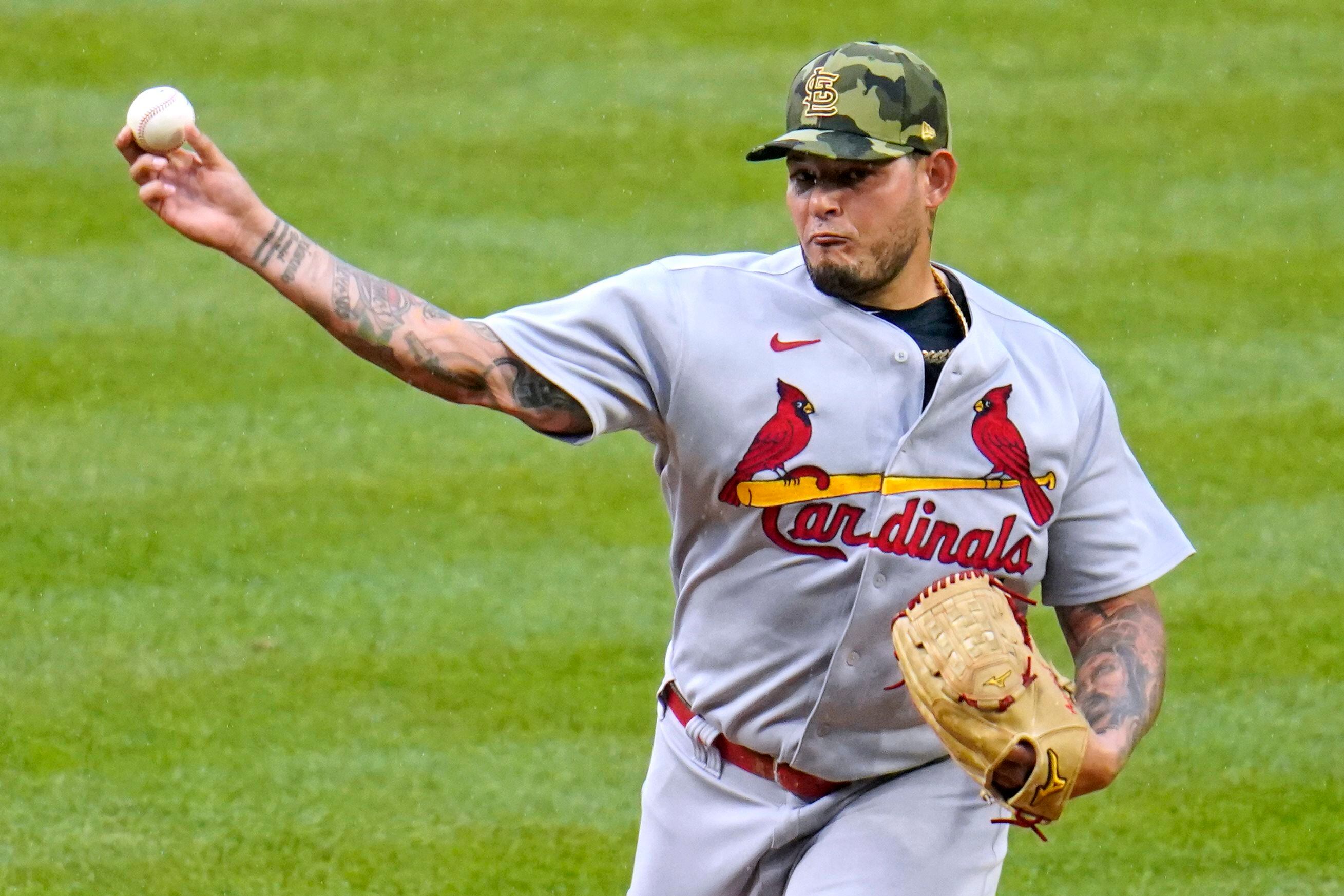 Yadier Molina gets Chavis in 9th, 05/22/2022