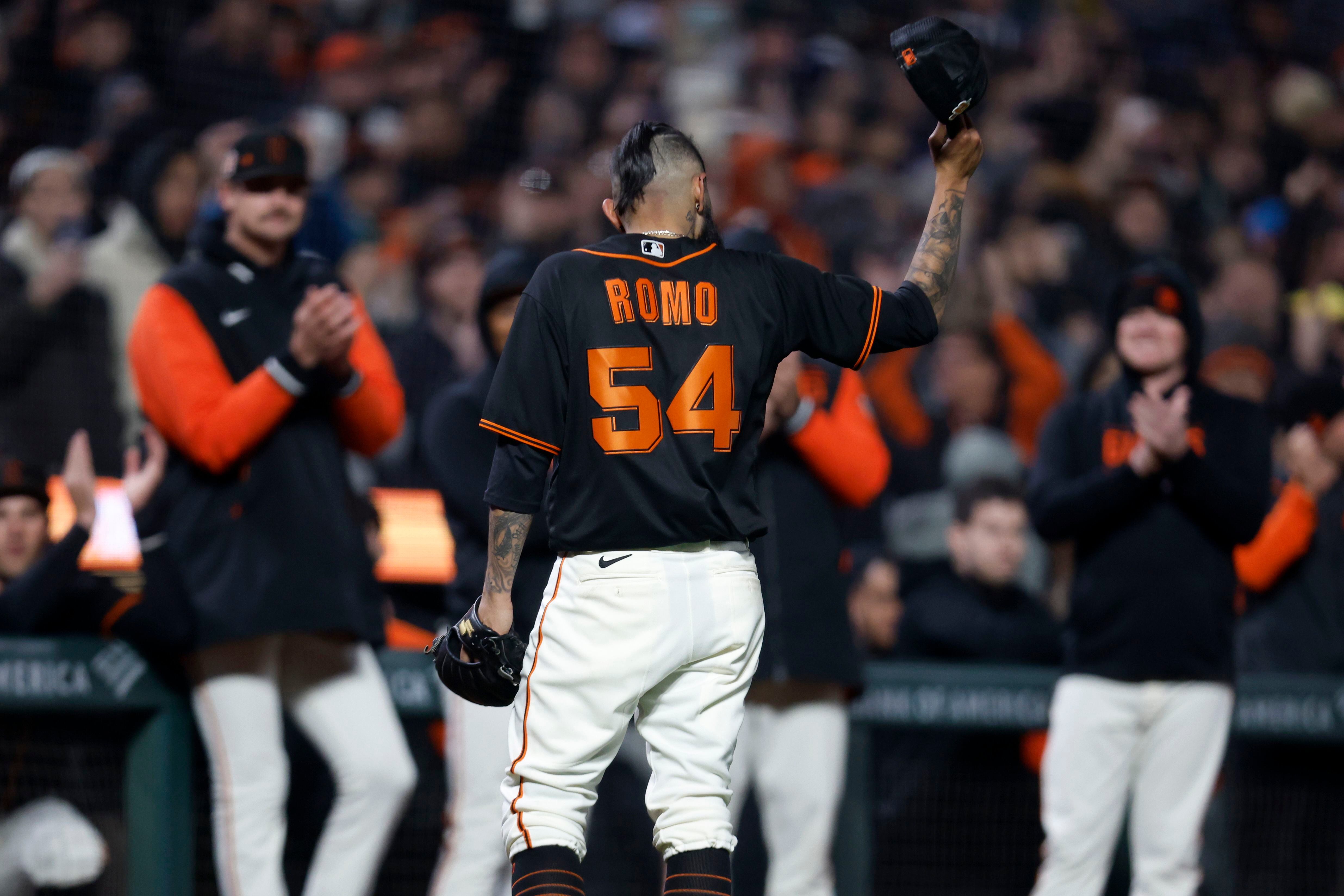 SF Giants: Emotional Sergio Romo returns, ready for retirement