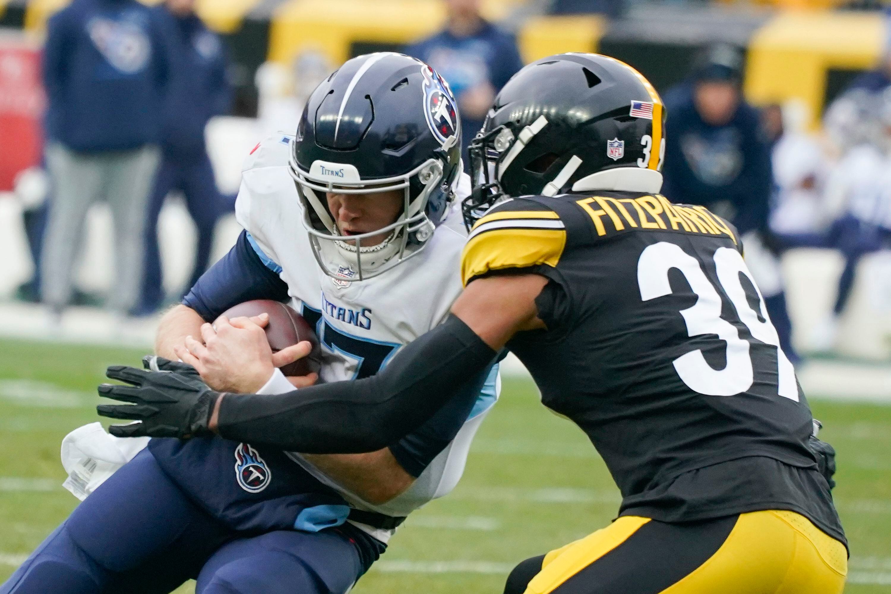 Steelers slip past turnover-prone Titans 19-13