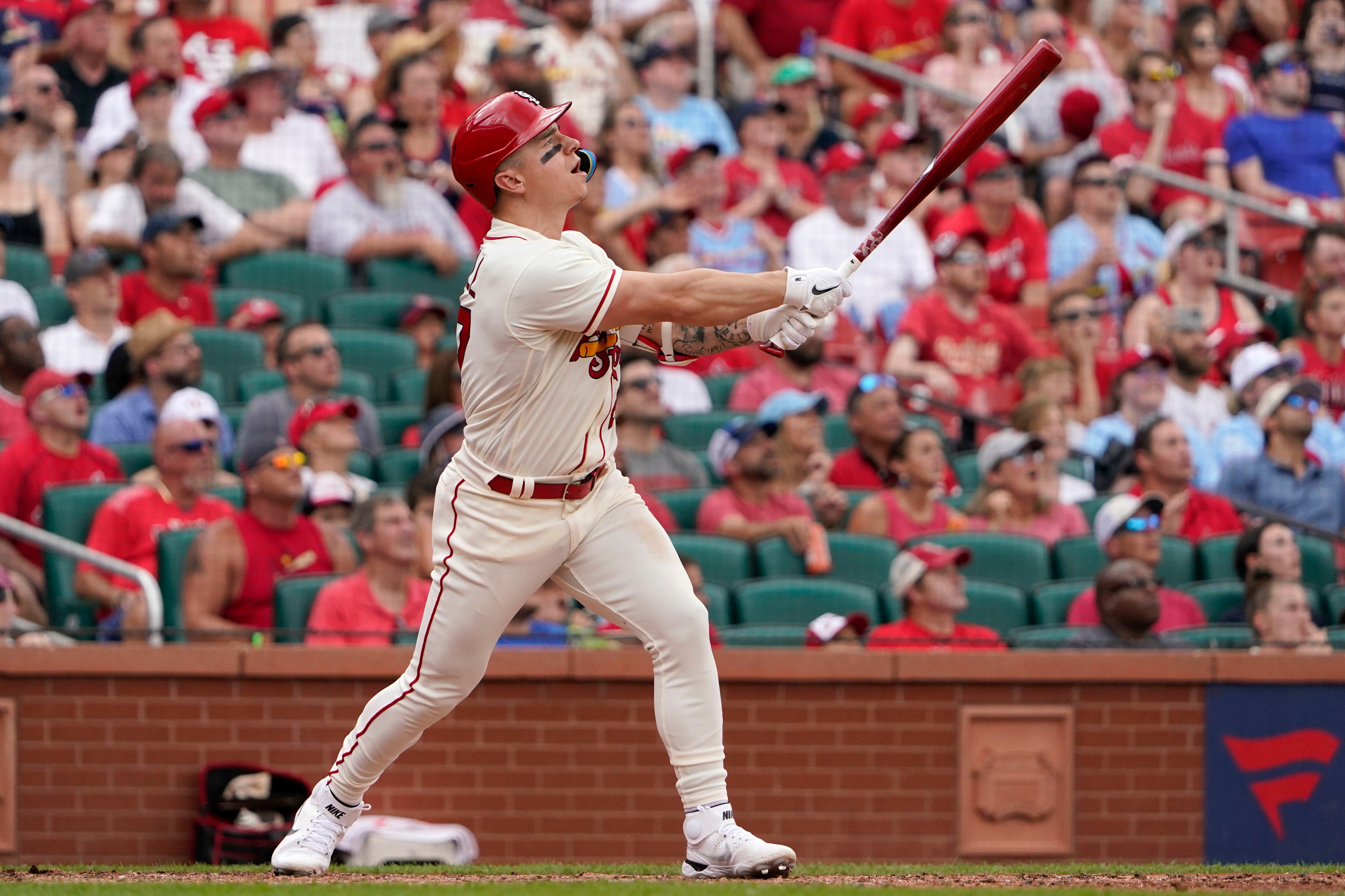 Edman walkoff homer lifts Cards over Reds, Goldy streak ends