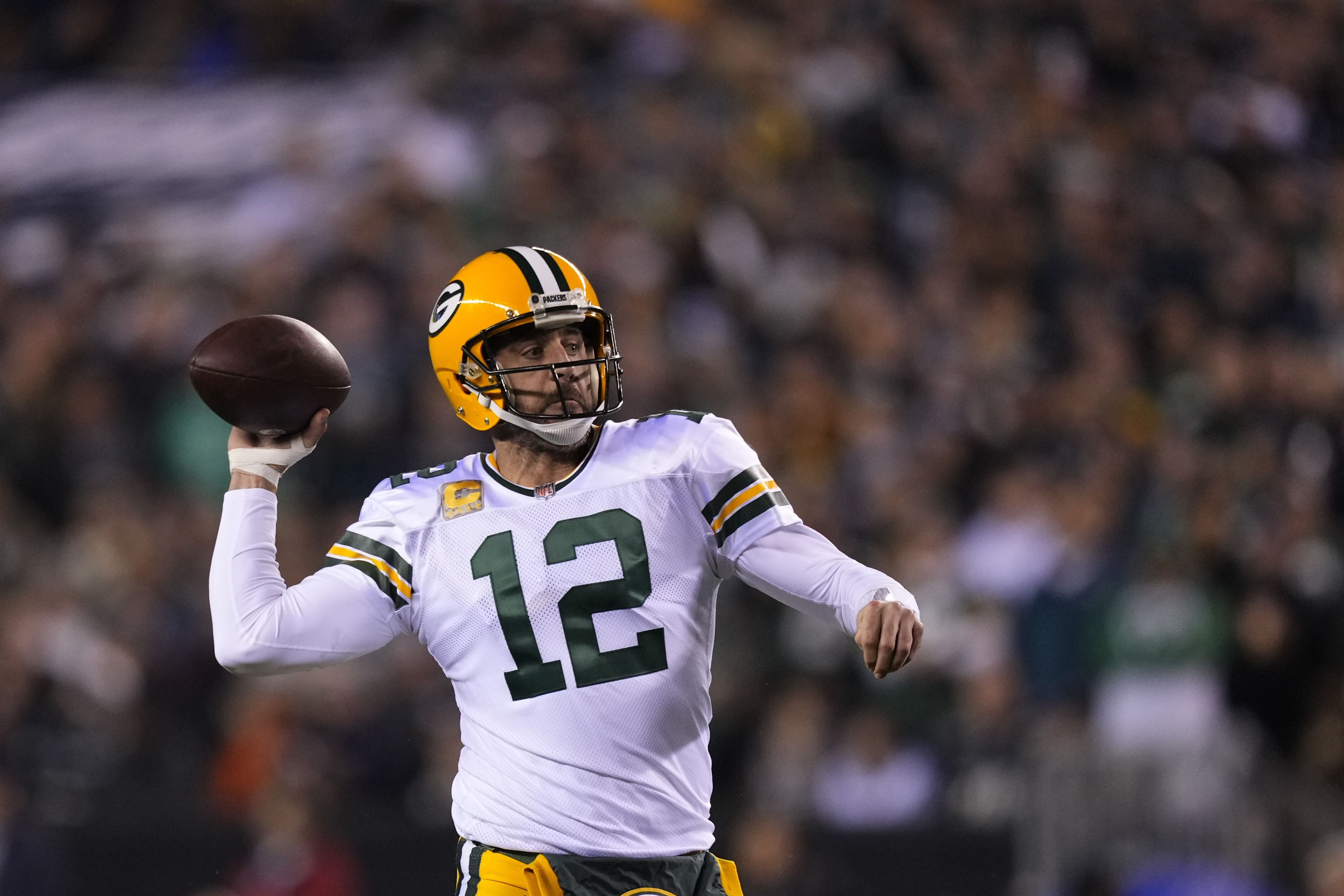 Hurts, Eagles run past Packers 40-33; Rodgers hurt - Hawaii