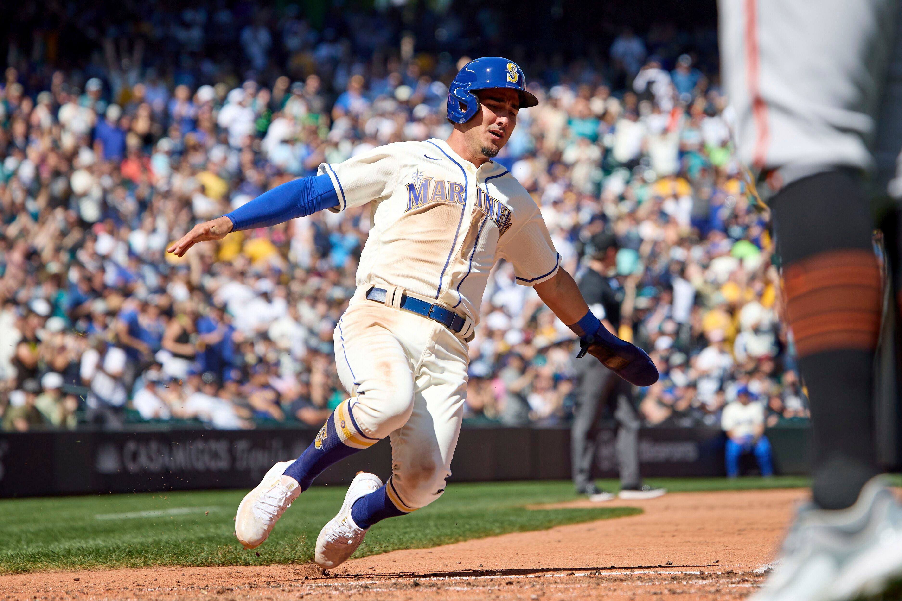 Cedric Mullins robs homer in 9th, hits 2-run shot in 10th; AL-best