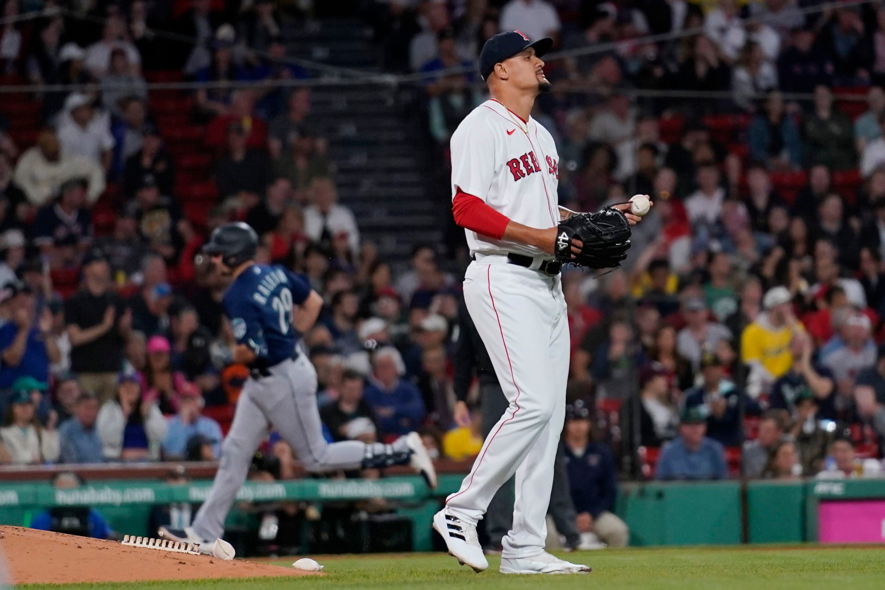 Red Sox turn Alex Verdugo's 'iconic picture' with President George