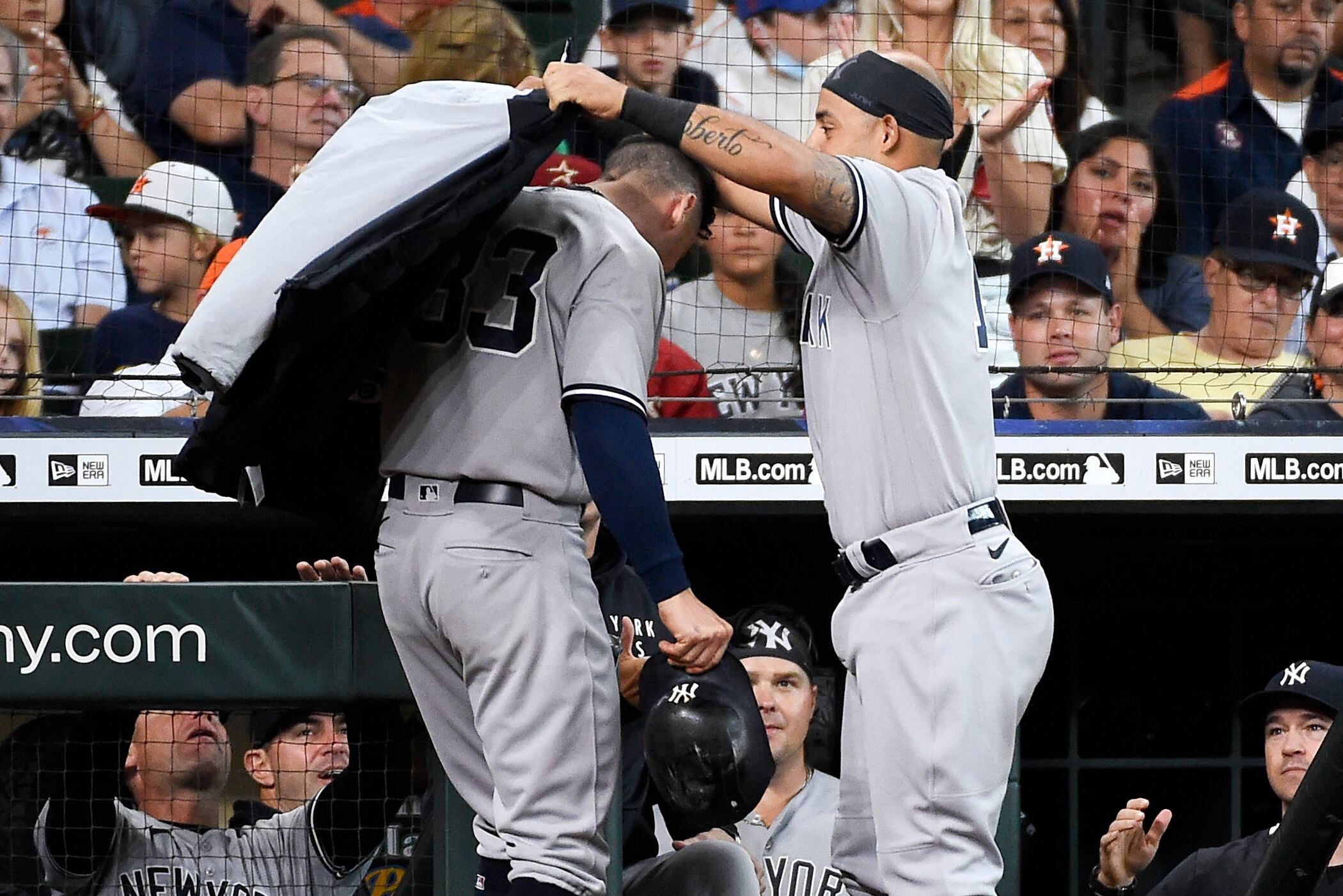 Martin Maldonado responds to Aaron Judge's Jose Altuve trolling with jersey  pull