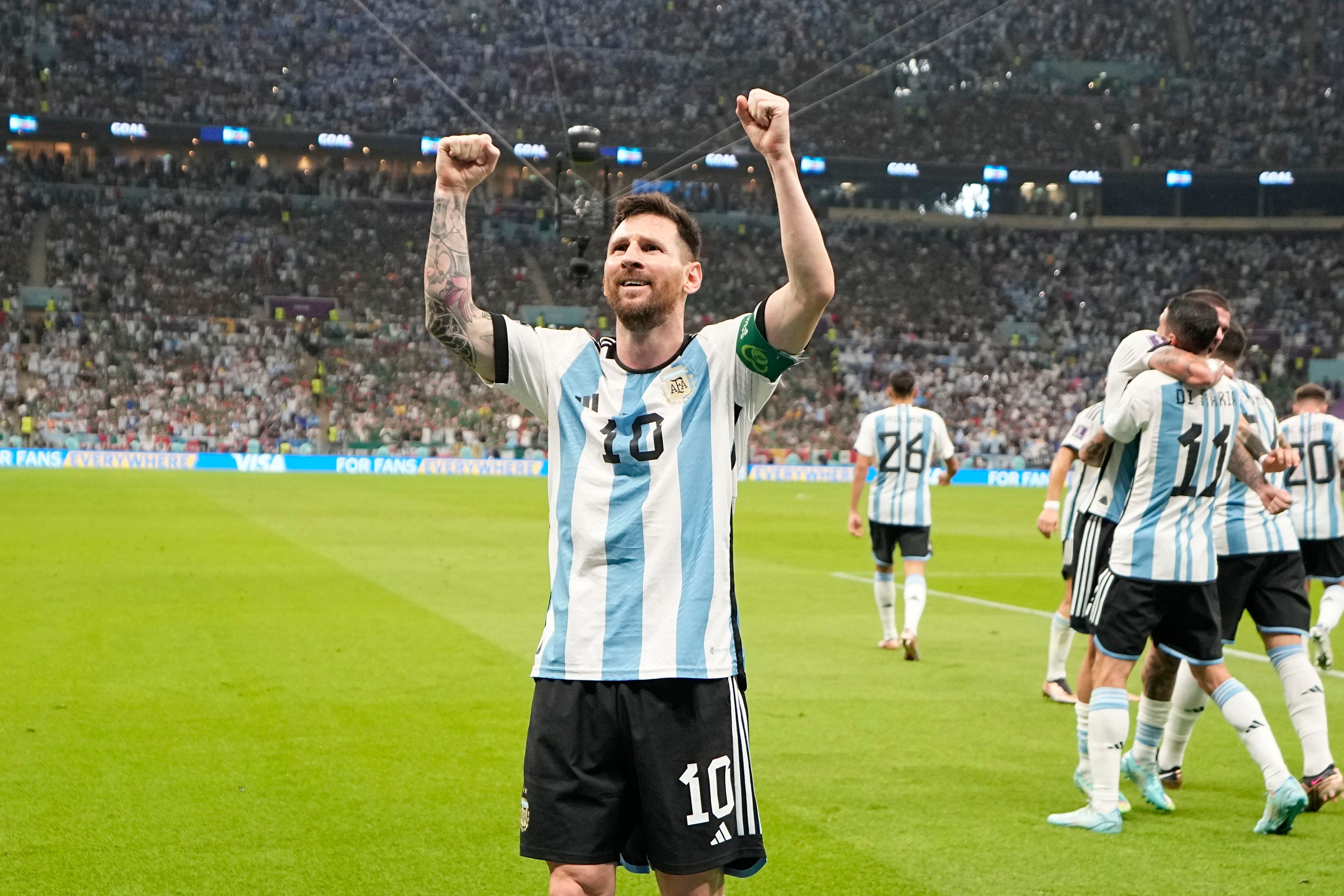 خالدز on X: 4k  Lionel #Messi wearing the new #Argentina away