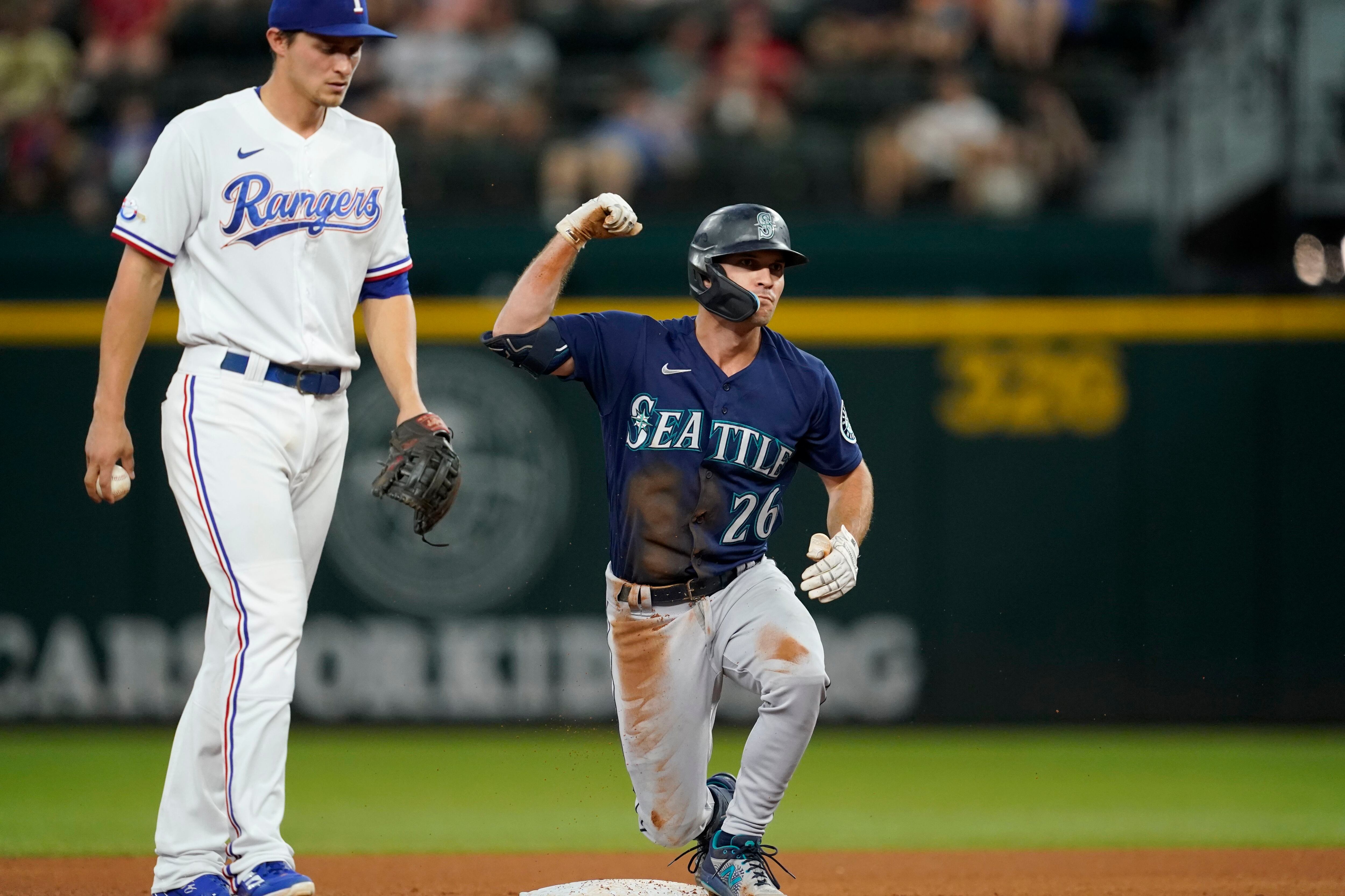 Mariners win 13th in row, top Texas 3-2 in 10 innings – KGET 17