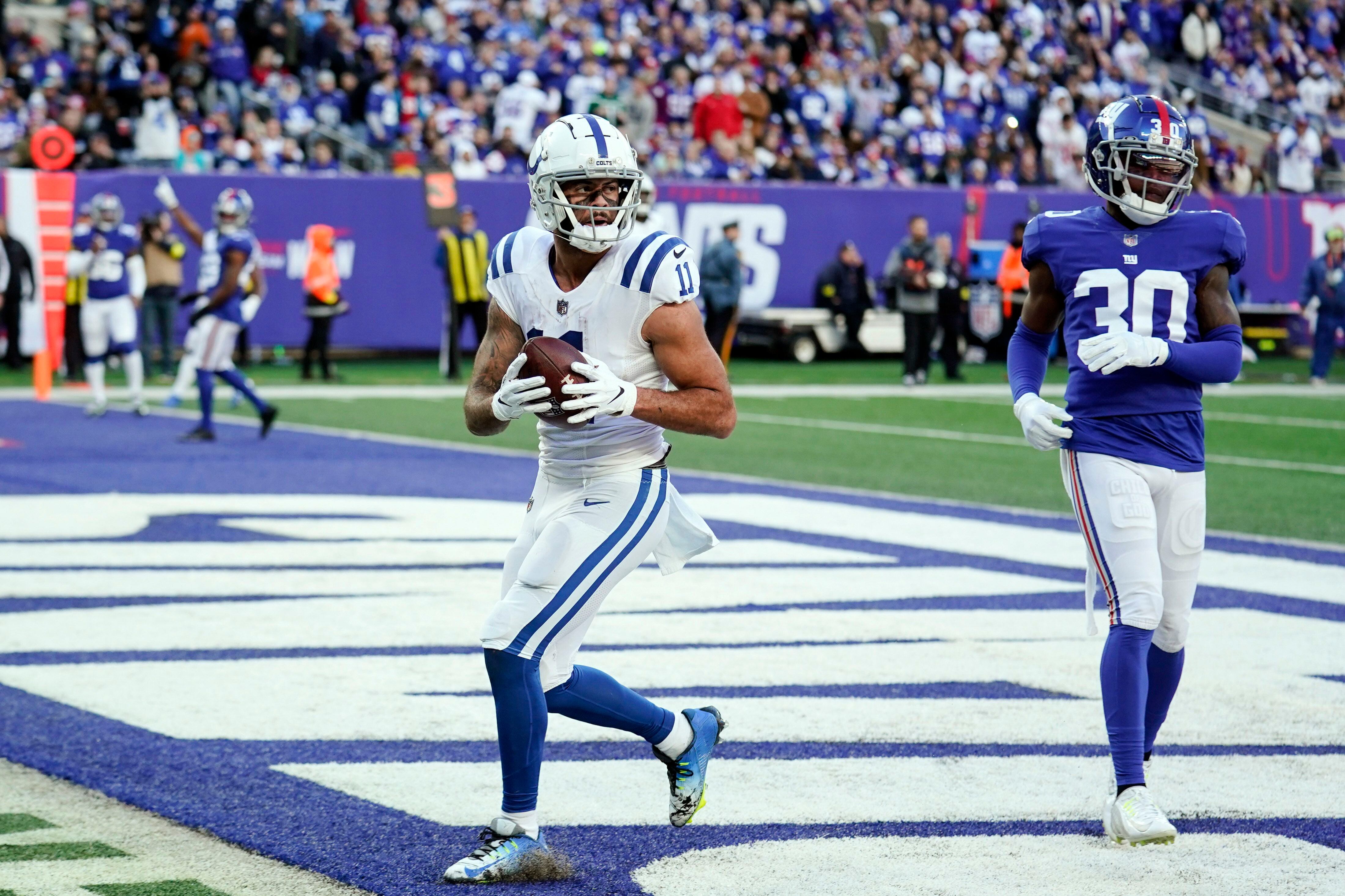 Colts routed by Giants, 38-10