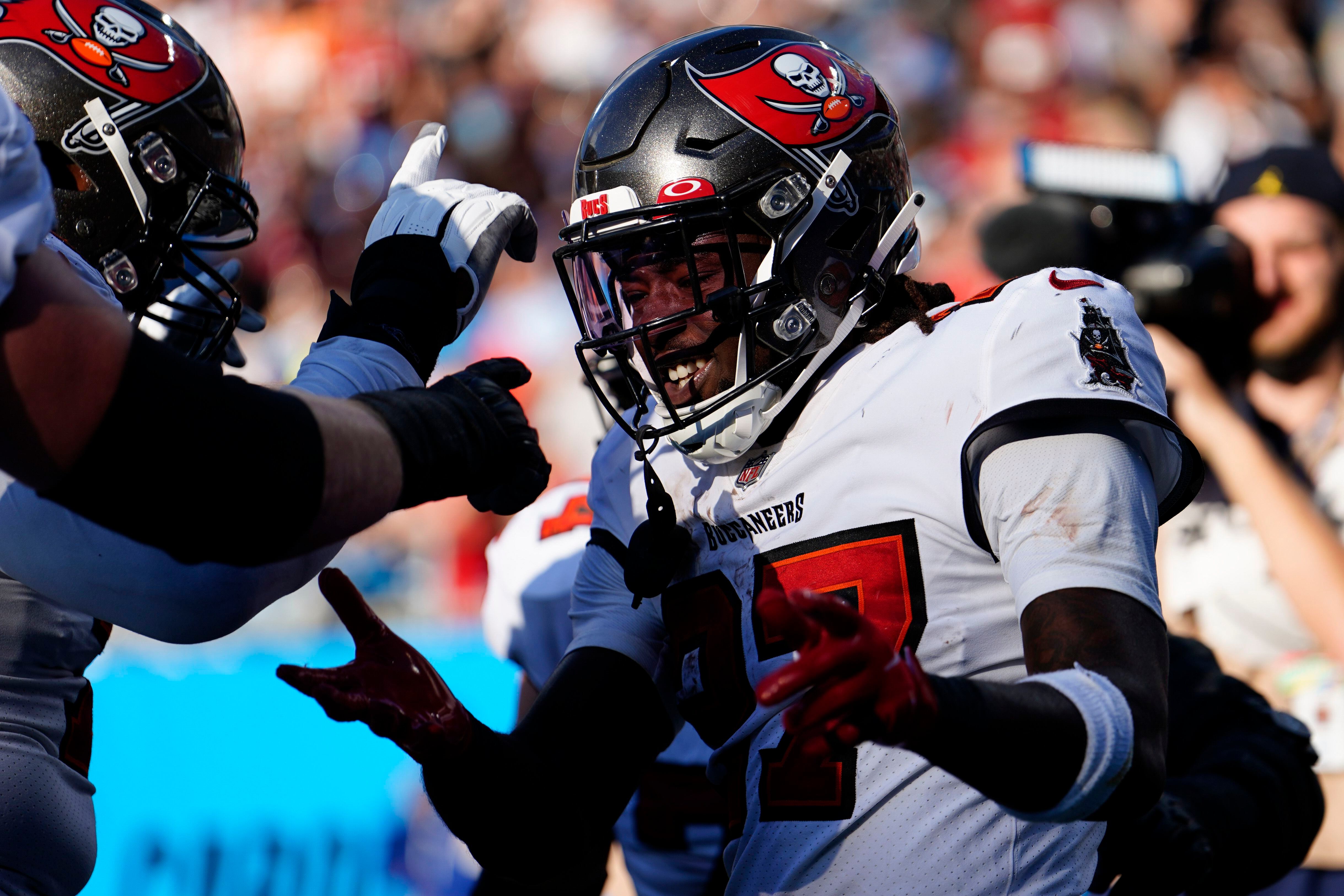 Brady, Bucs rout Panthers 32-6 to clinch NFC South title