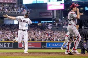 Fans implore Arizona Diamondbacks to return to purple jerseys