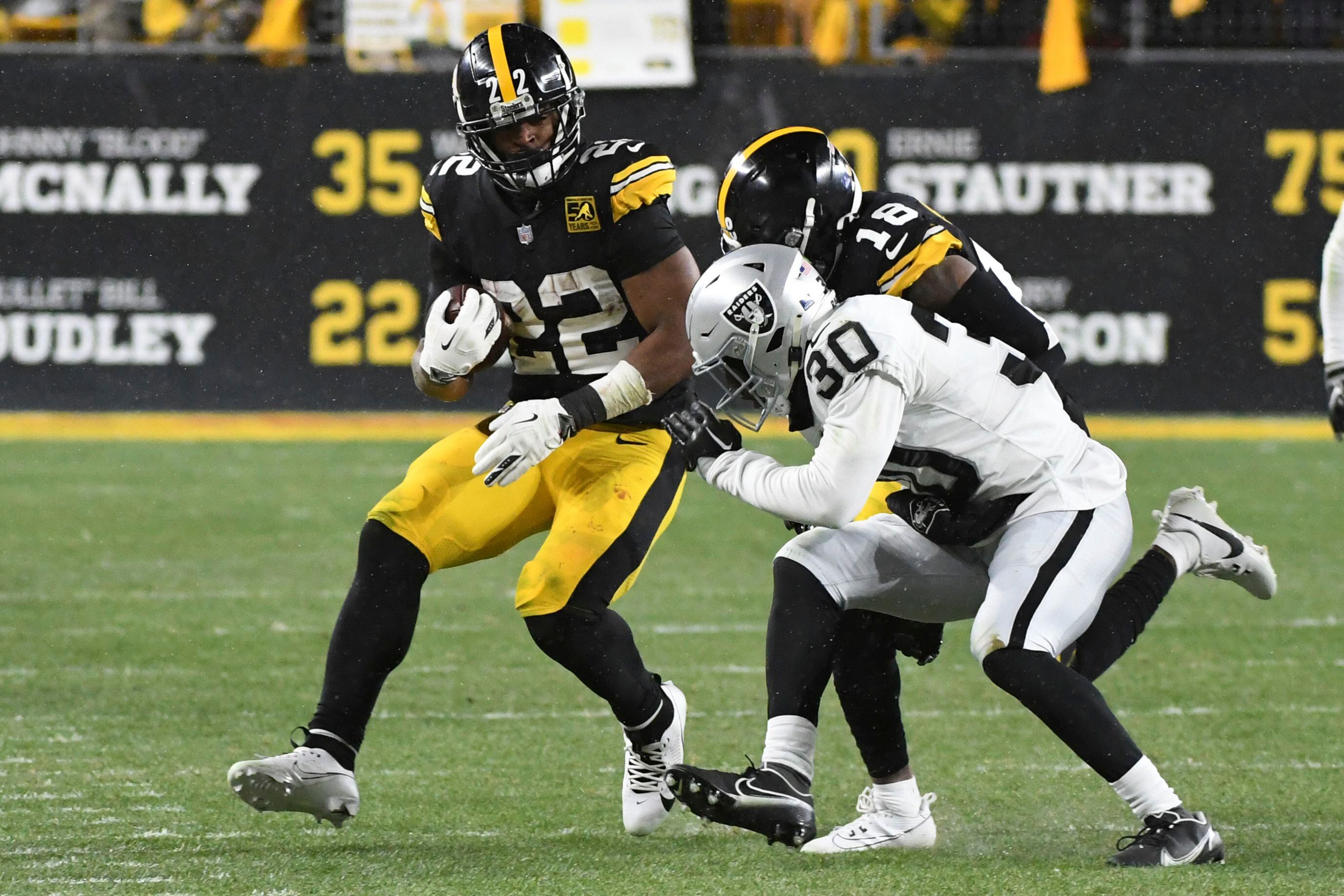 Steelers beat Raiders, 13-10