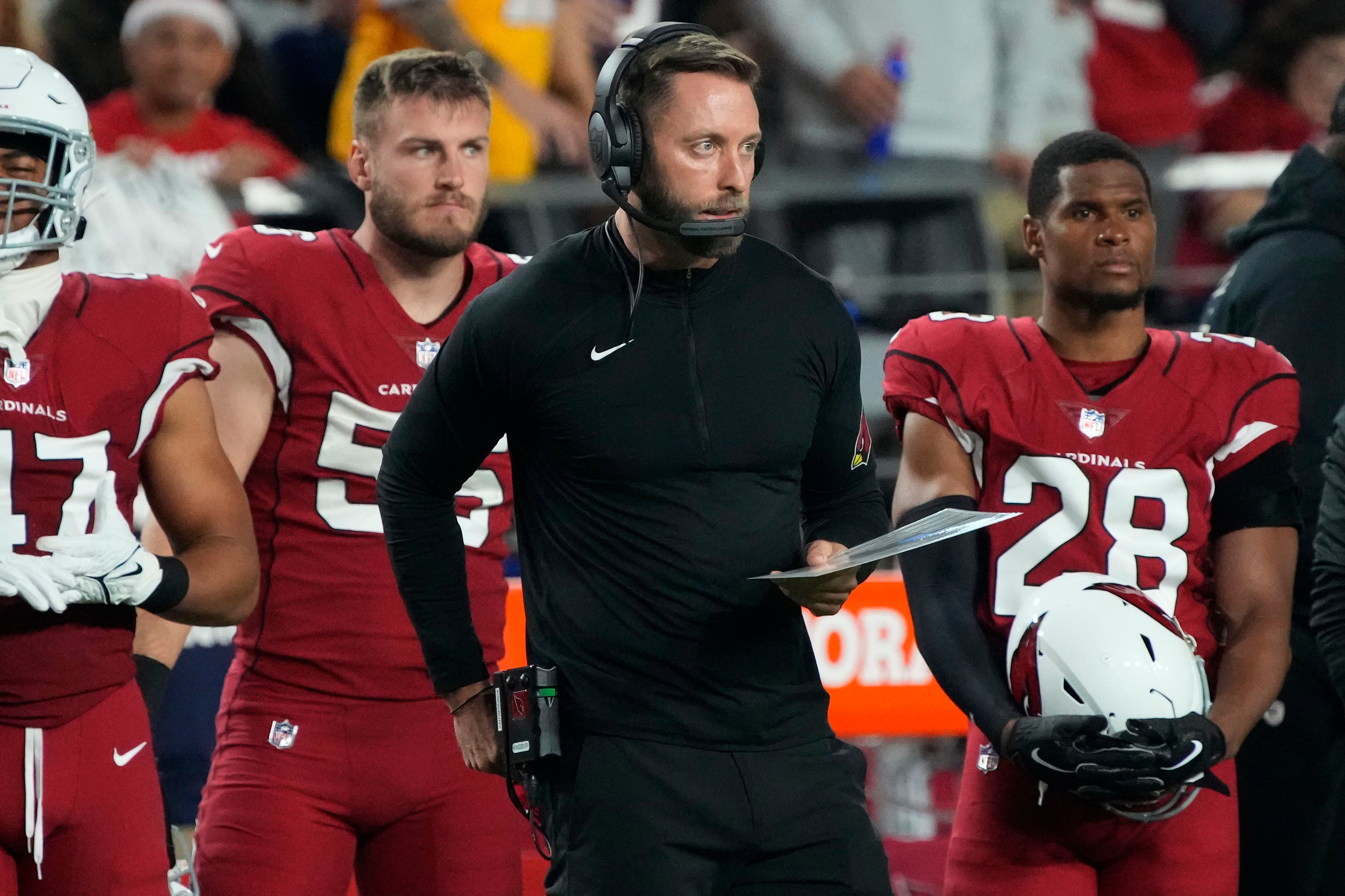 Cardinals training camp 2022: Kyler Murray's defense of clause in contract  could do more harm than good 