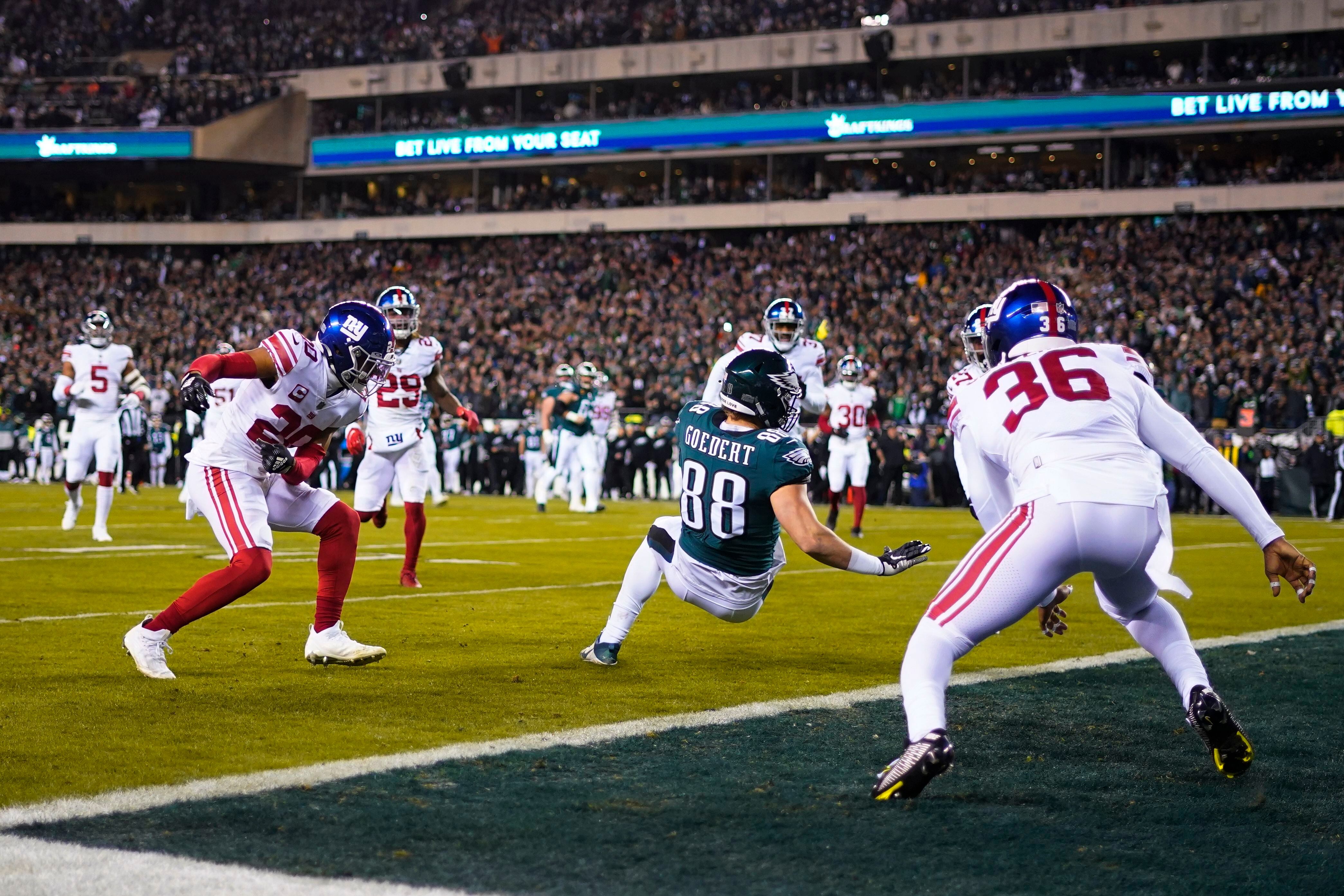 Busted first down chain slows Giants-Eagles playoff game – KXAN Austin