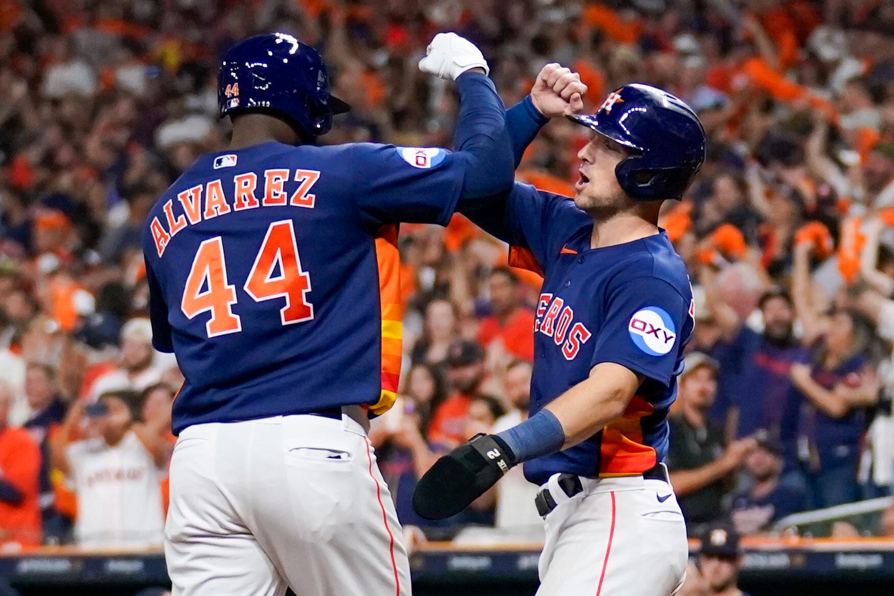 Alvarez's 8th-inning home run lifts Astros over Athletics