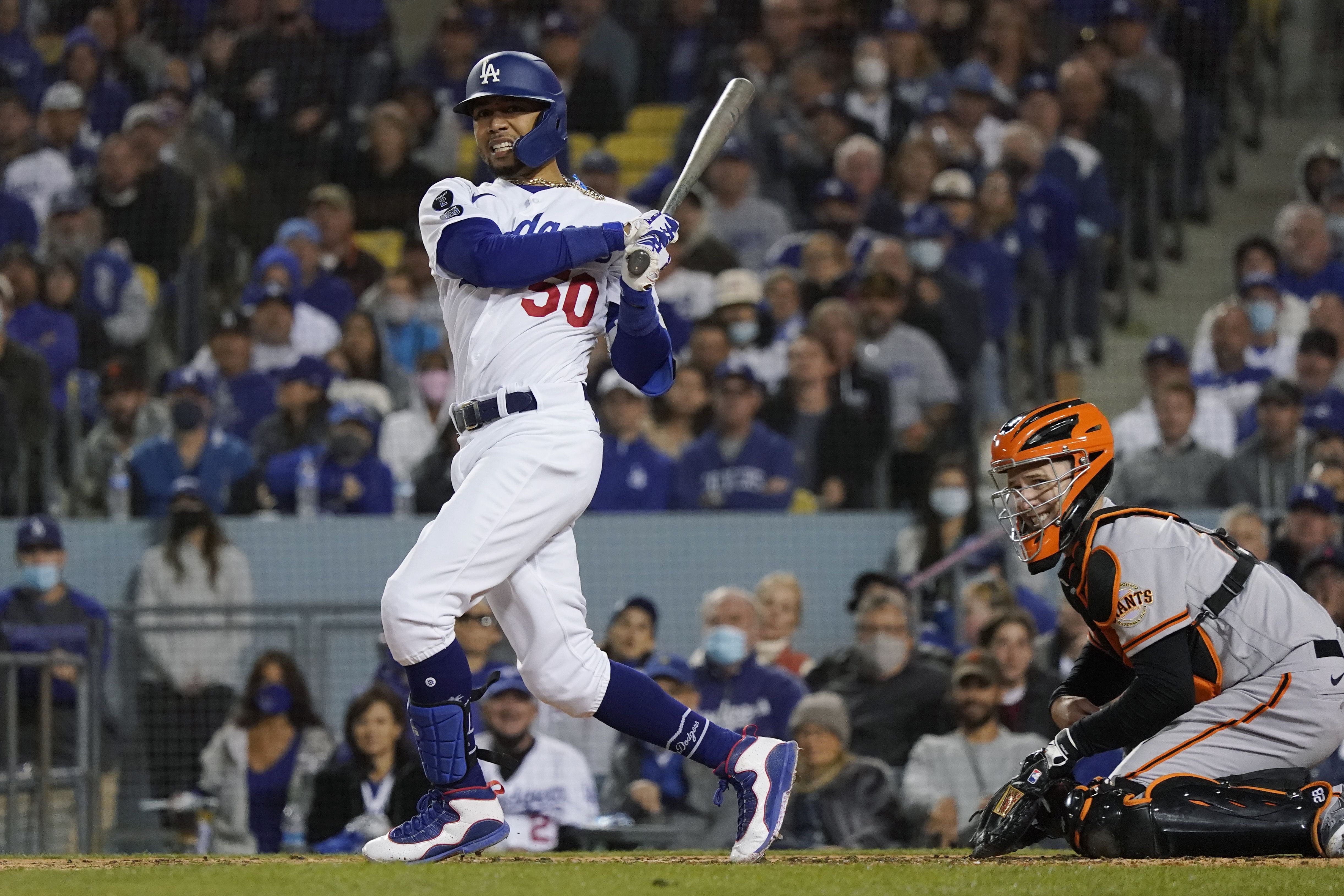 Dodgers vs Giants: Giants edge Dodgers on Evan Longoria home run