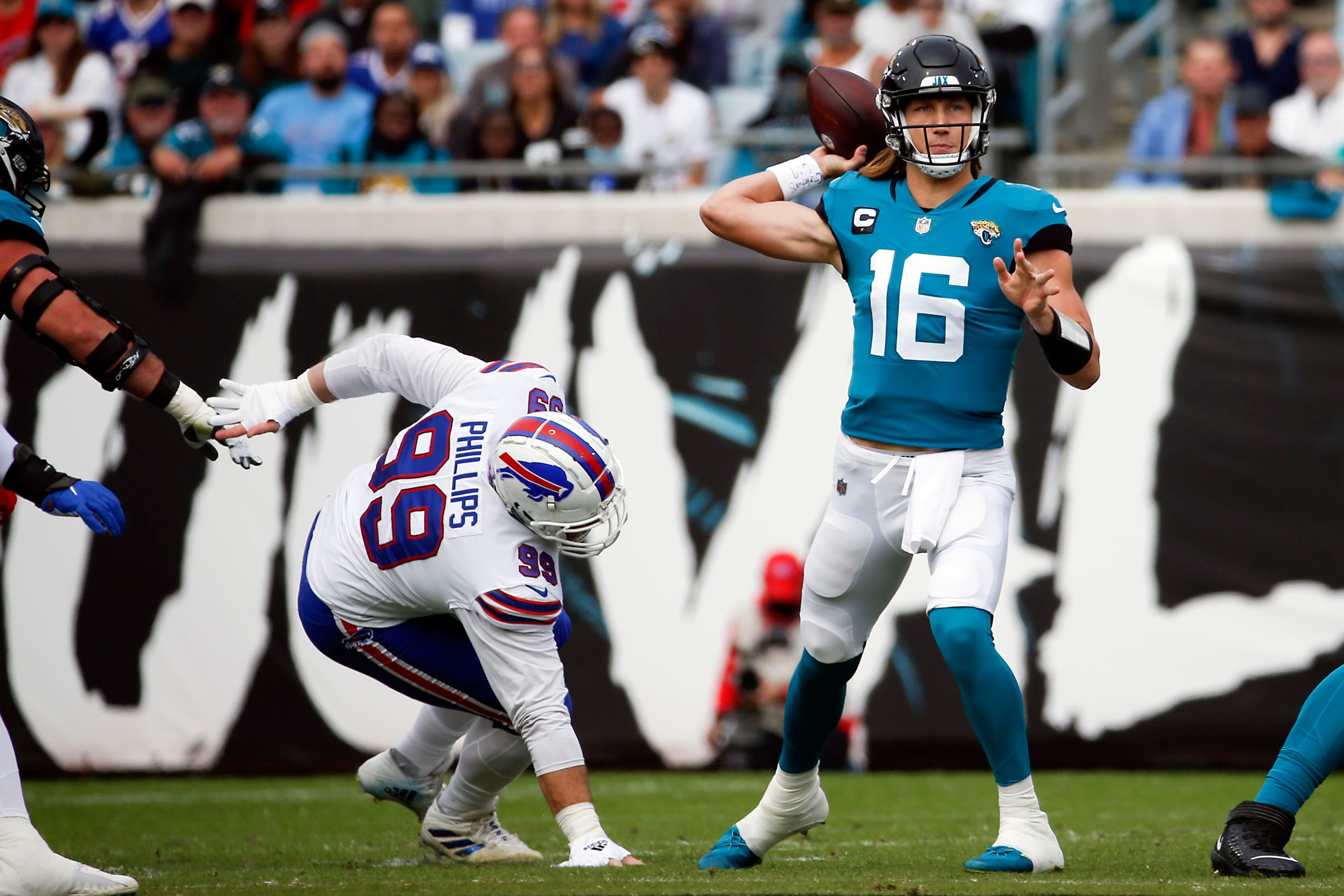 Skidding Dolphins see positives despite 32-29 loss to Bills - The