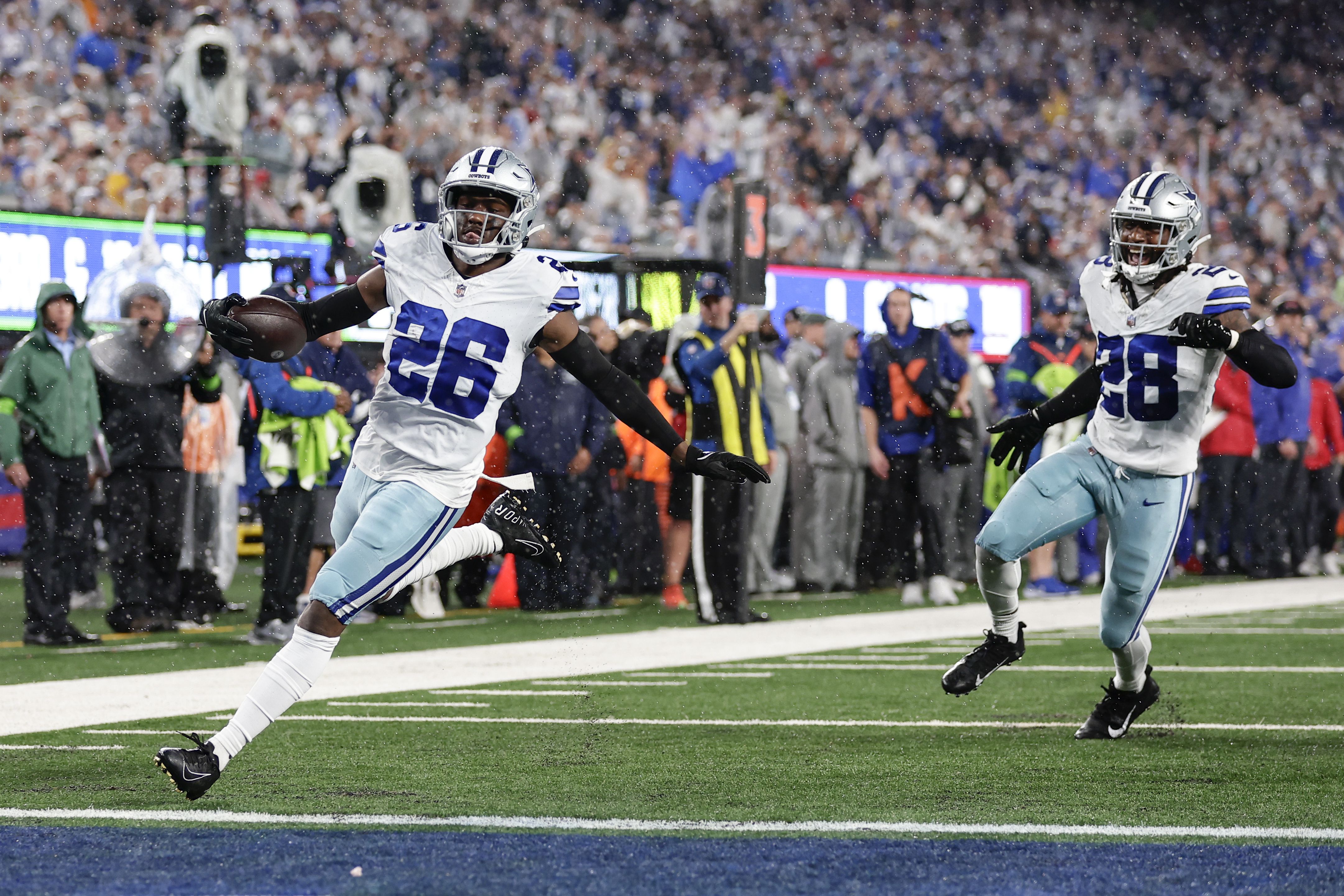 Observations From The Dallas Cowboys' Historic Shutout 40-0 Win