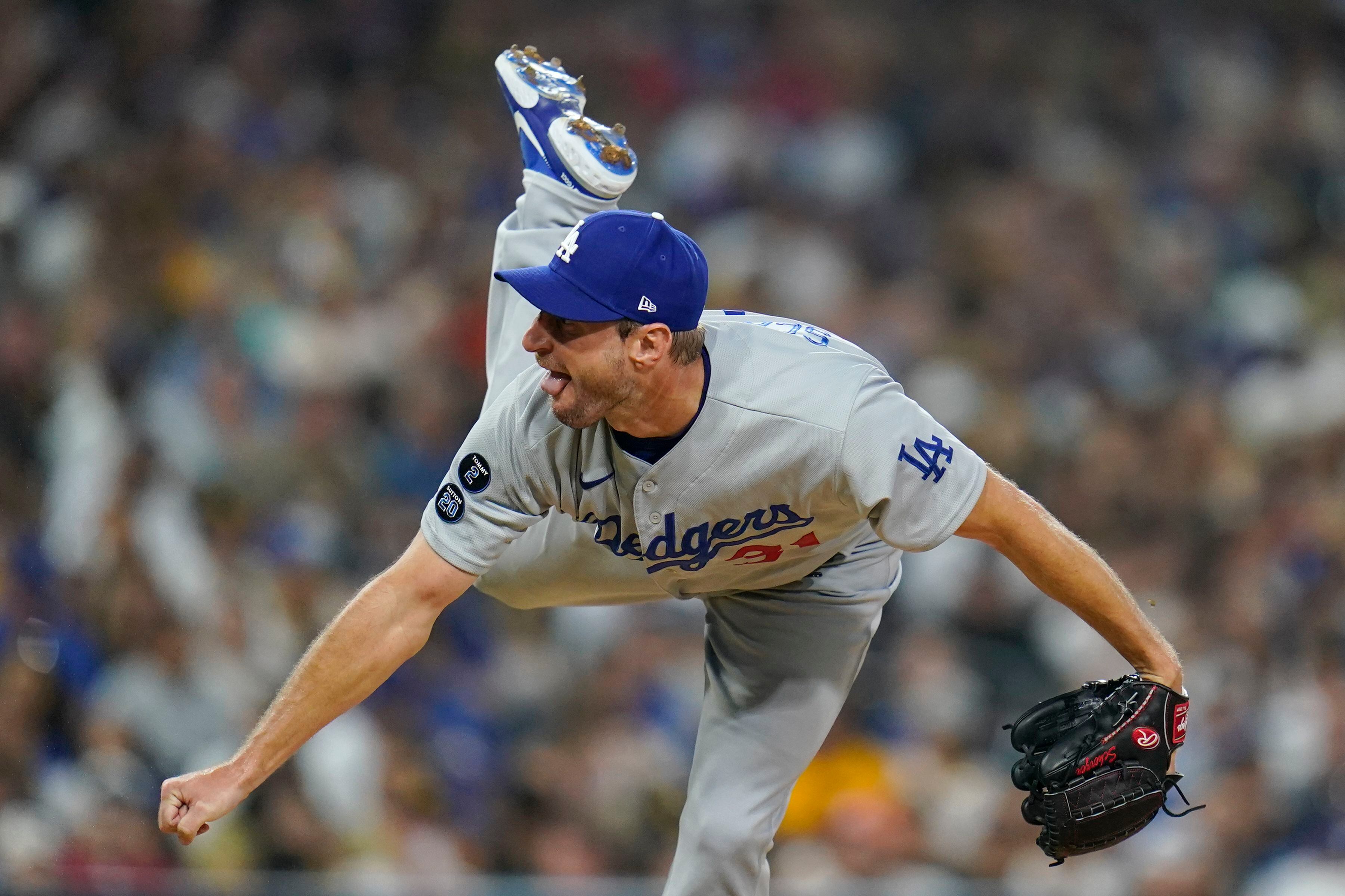 Padres come back to shock Dodgers in Game 4 and win series