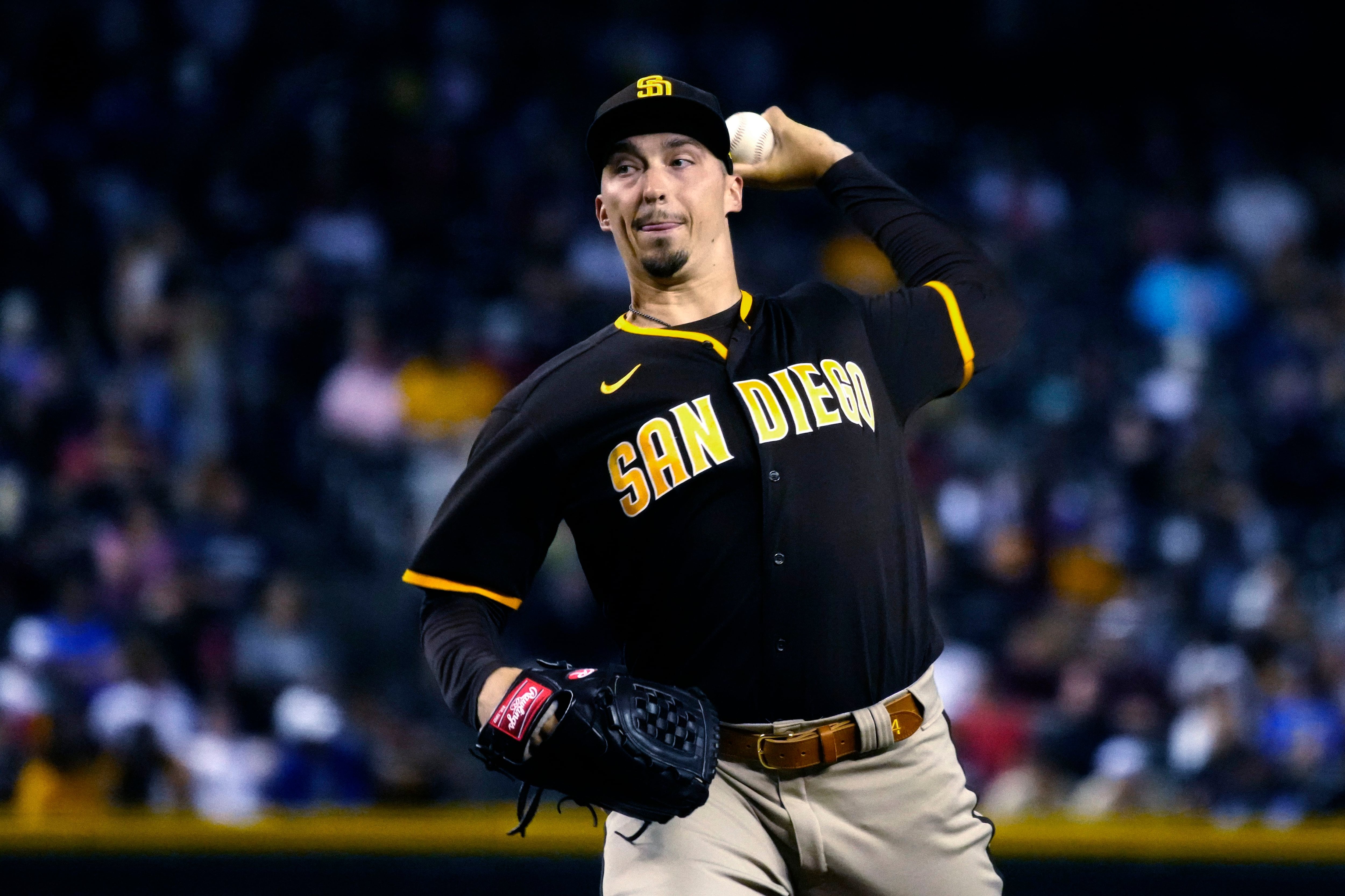 Smith's single breaks up Padres' no-hit bid in 7th inning