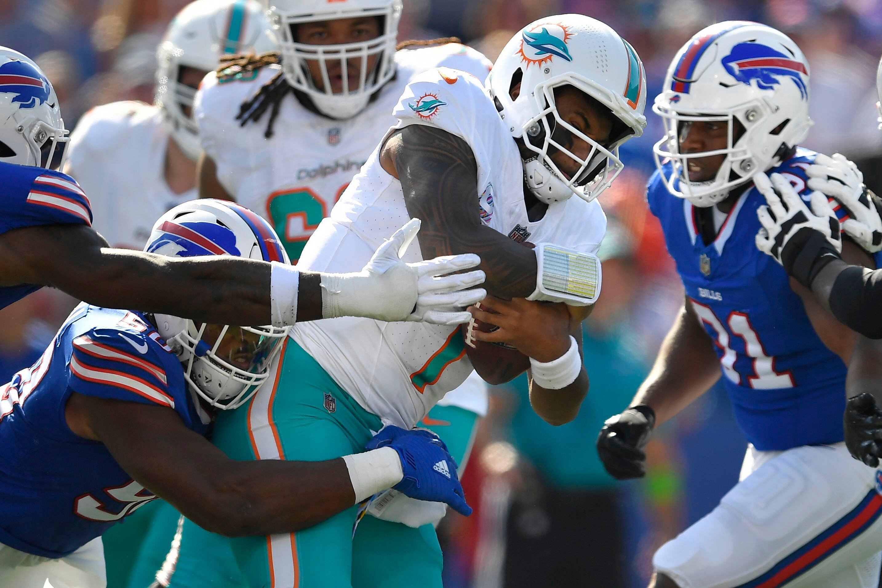 Josh Allen throws 4 TD passes, runs for score, Bills rout division rival  Dolphins 48-20