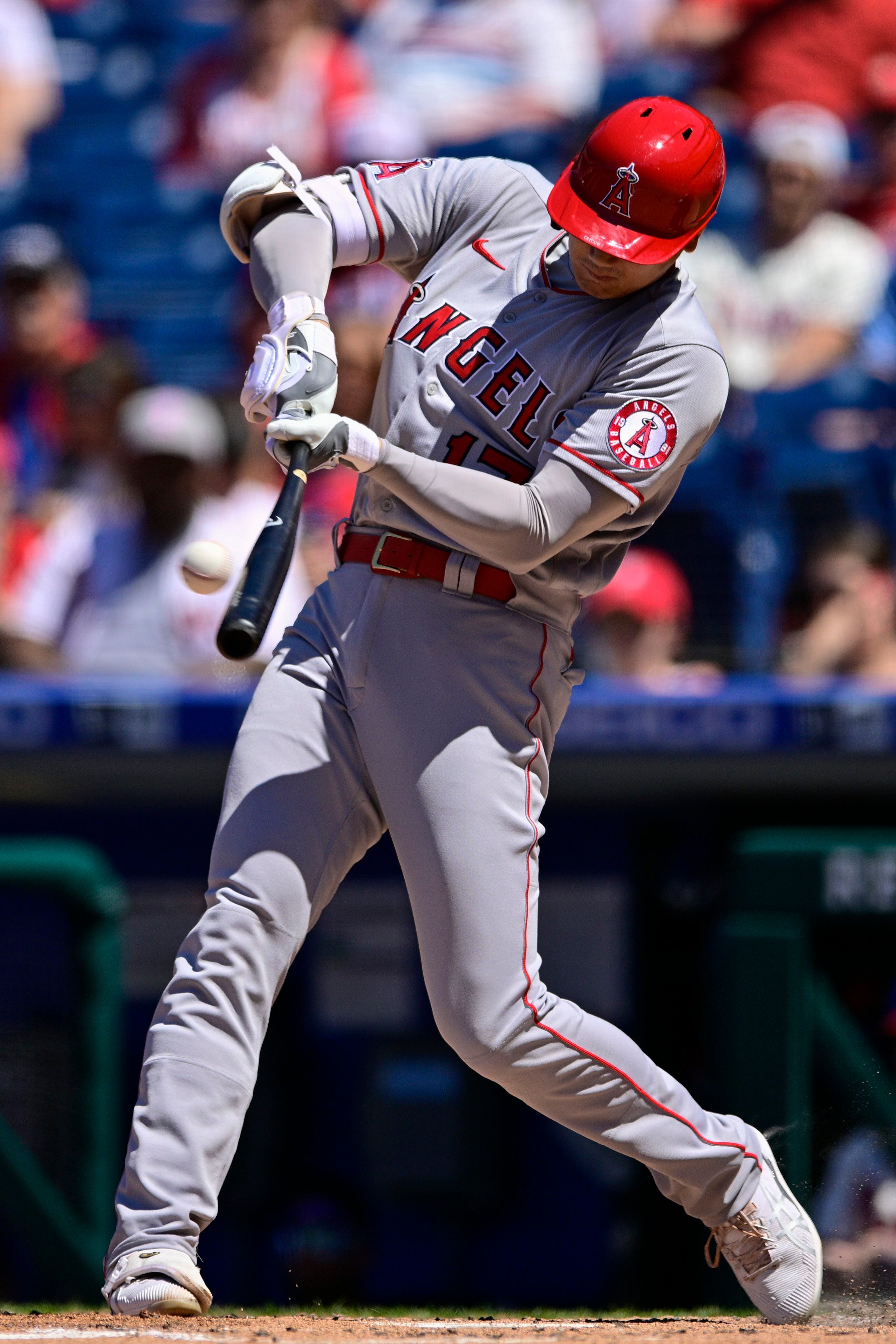 Phillies rally late to hand Angels 11th straight loss