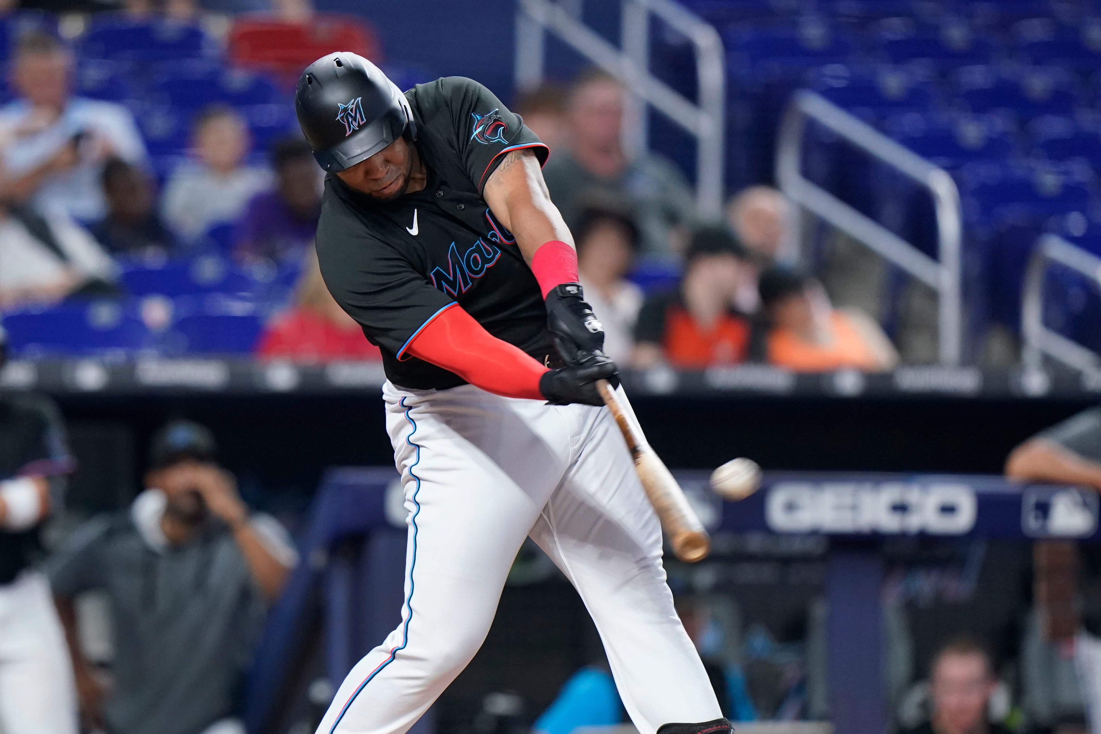 Chadwick Tromp helps Braves past Marlins in opener