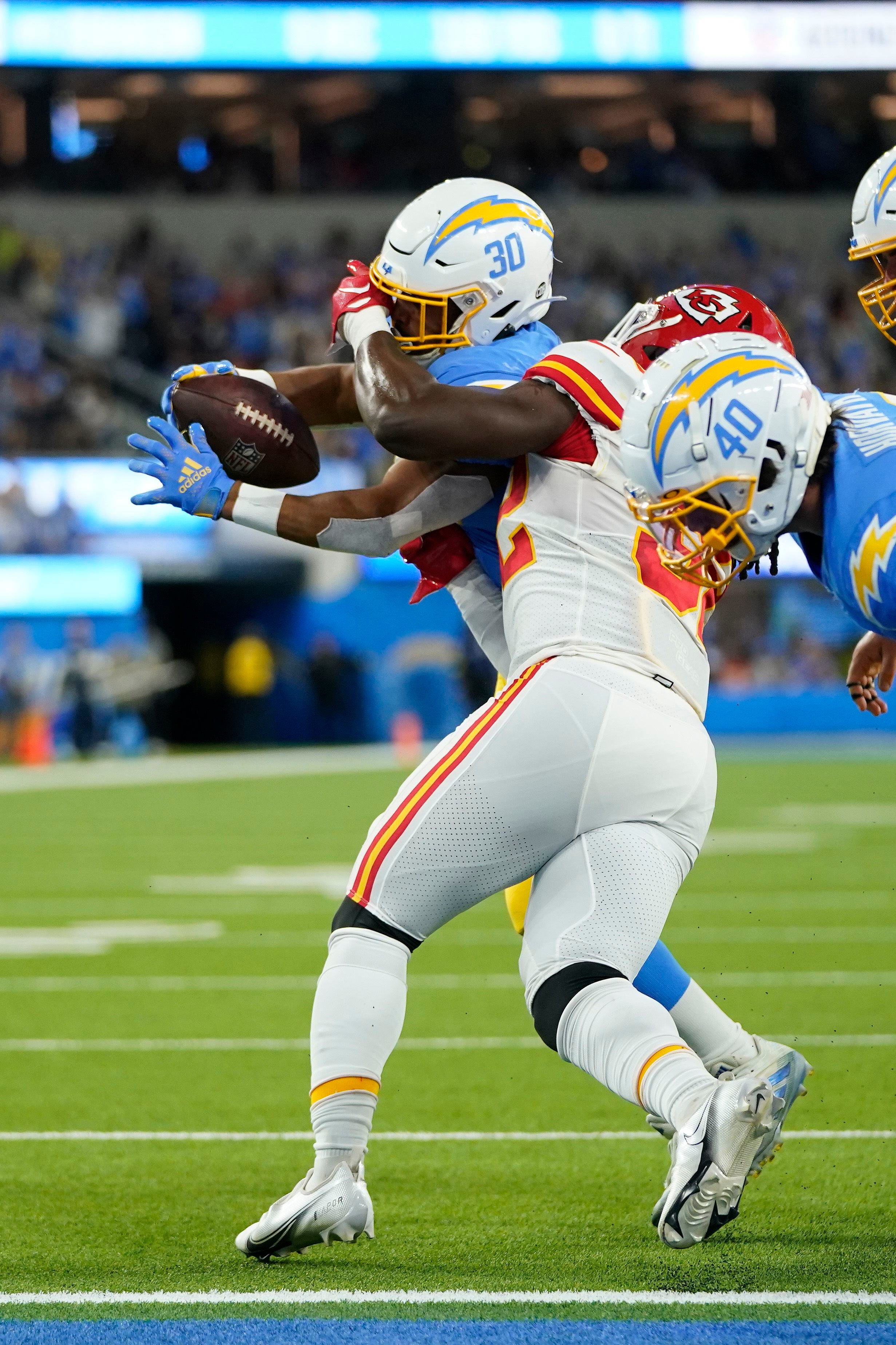 Final score: Chiefs, Travis Kelce come back to beat Chargers 30-27