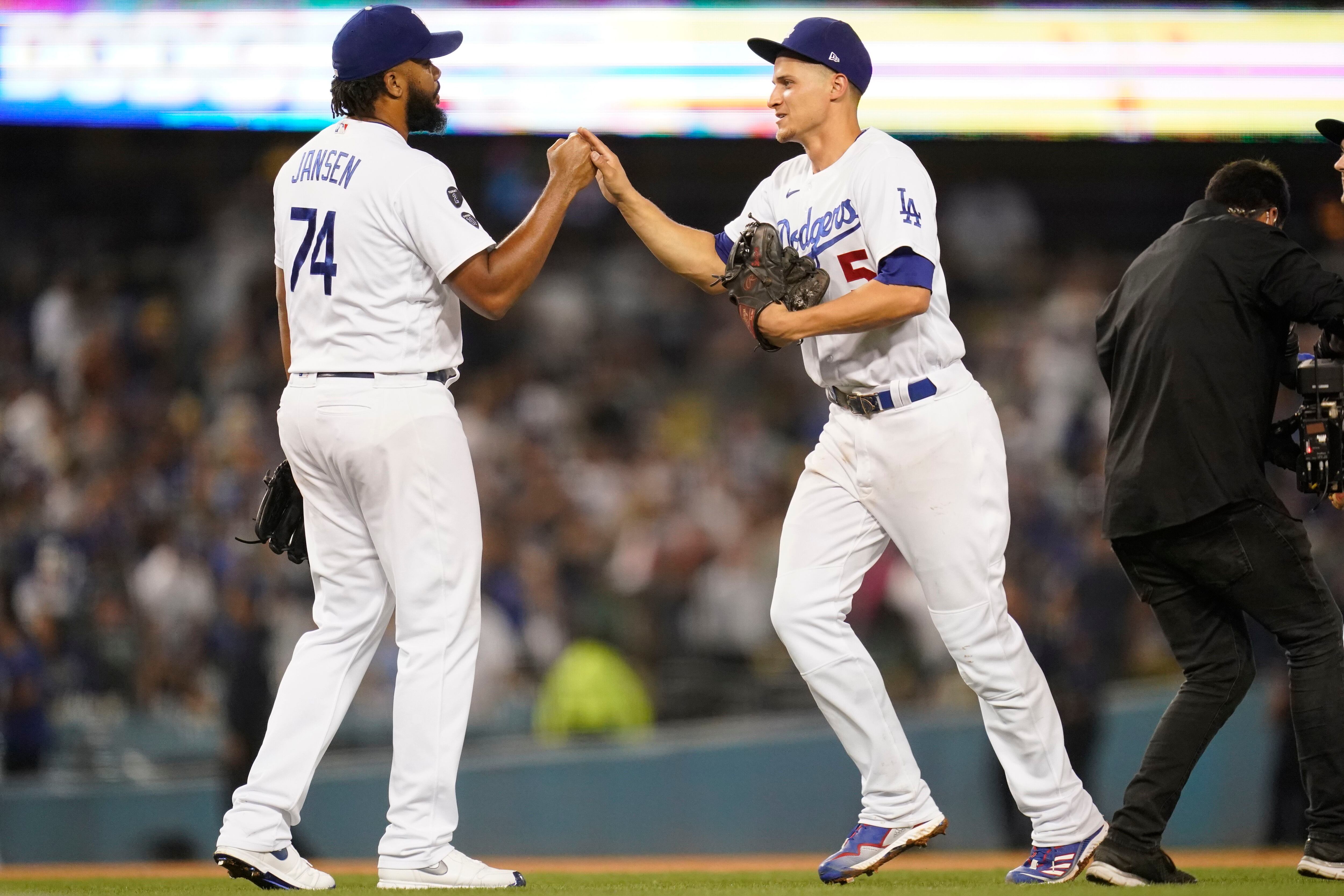 Julio Urías, Trea Turner help Dodgers tie Giants for 1st in NL West