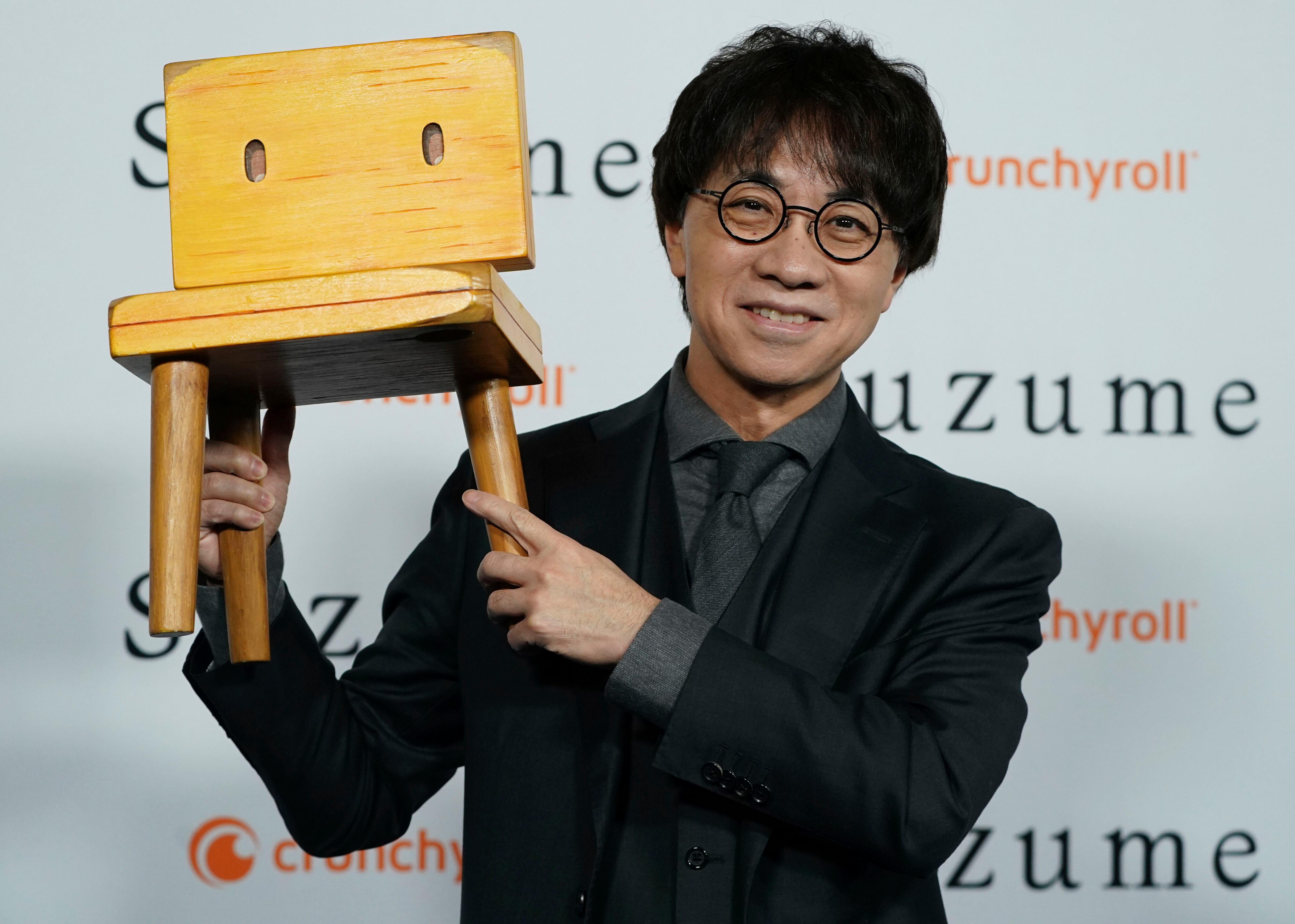 Manga Adaptation of Makoto Shinkai's Suzume Film Ends in December :  r/animereccped