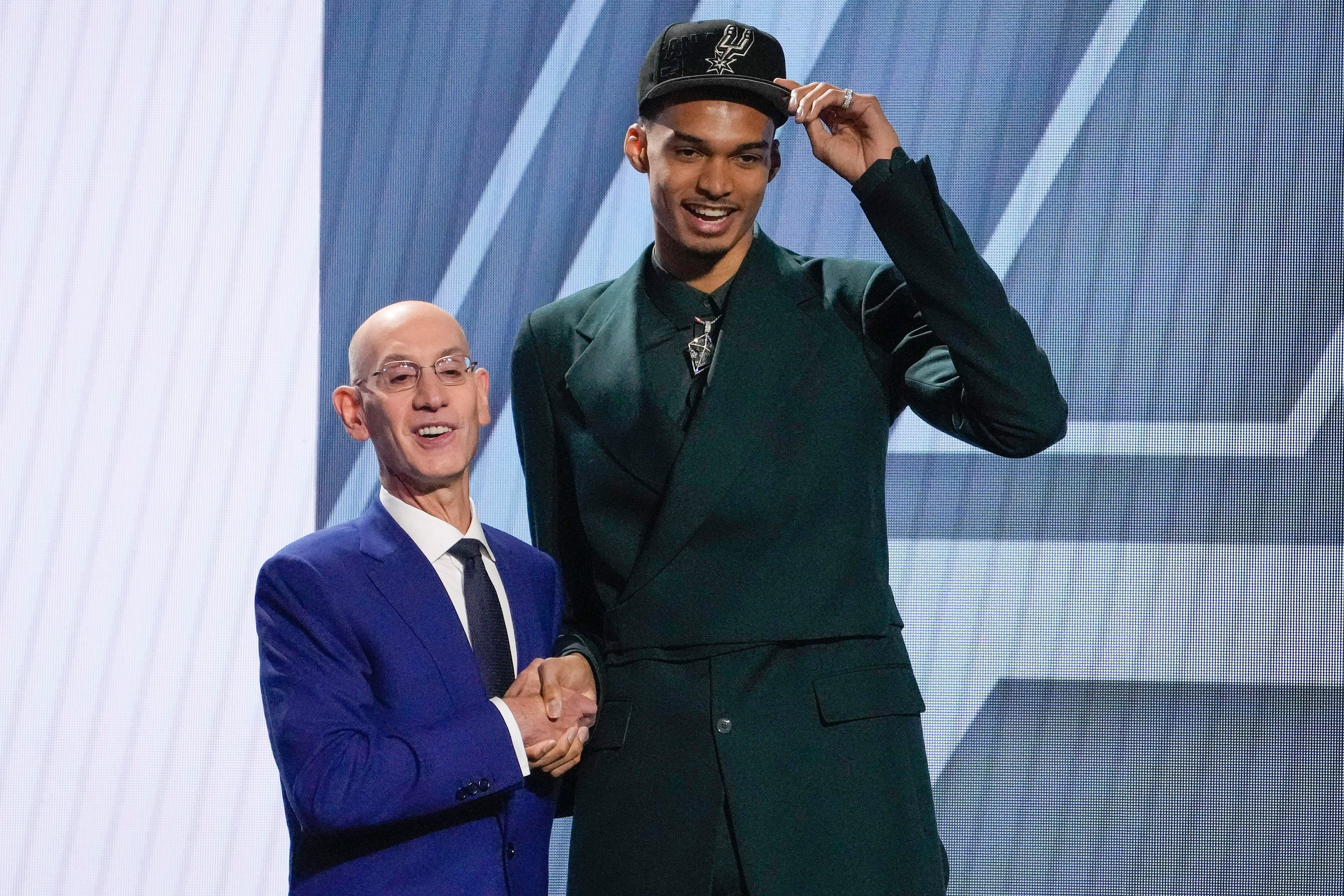 2023 NBA Draft: Villanova's Cam Whitmore falls out of lottery to Rockets at  No. 20