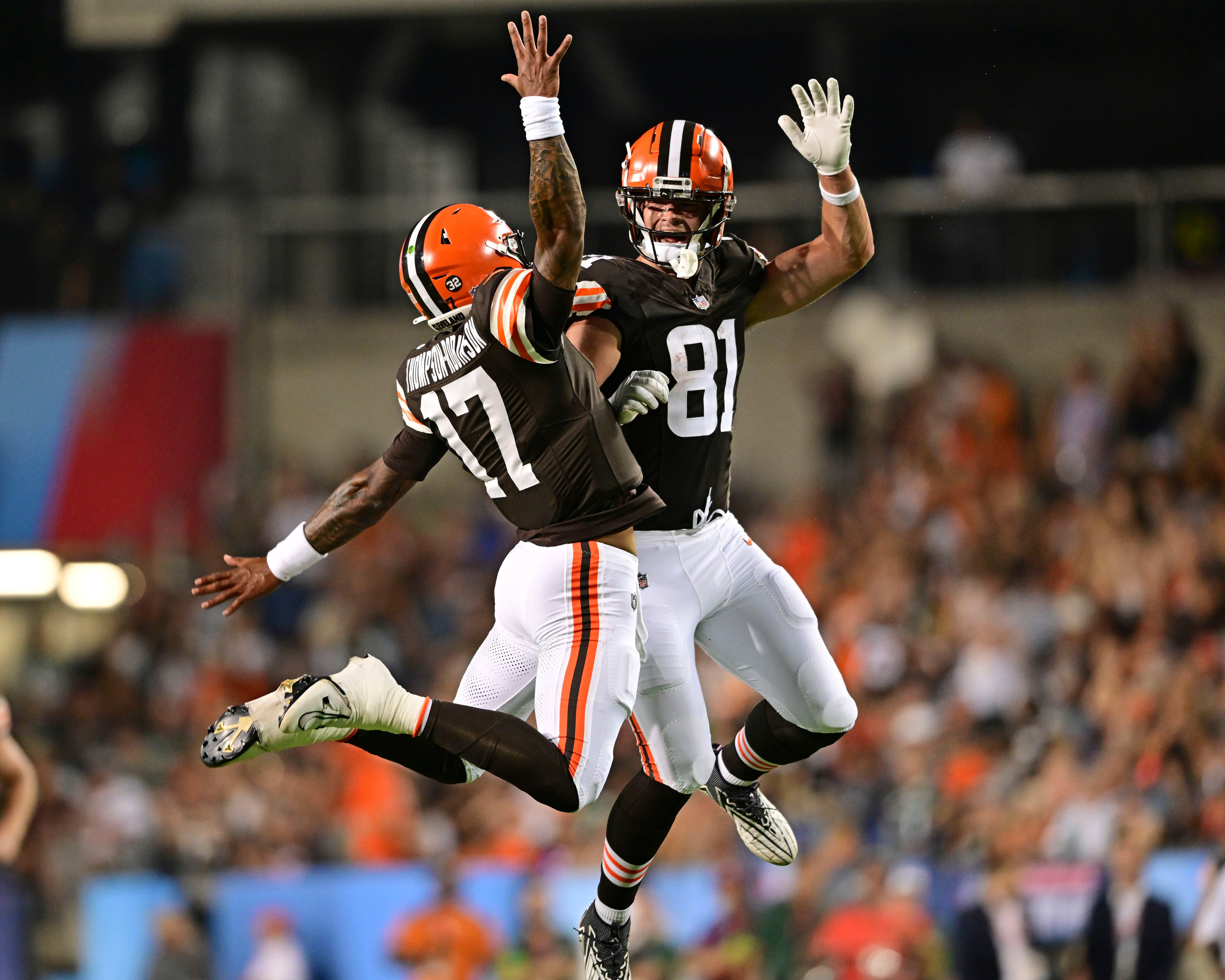 Cleveland Browns reveal gigantic midfield logo