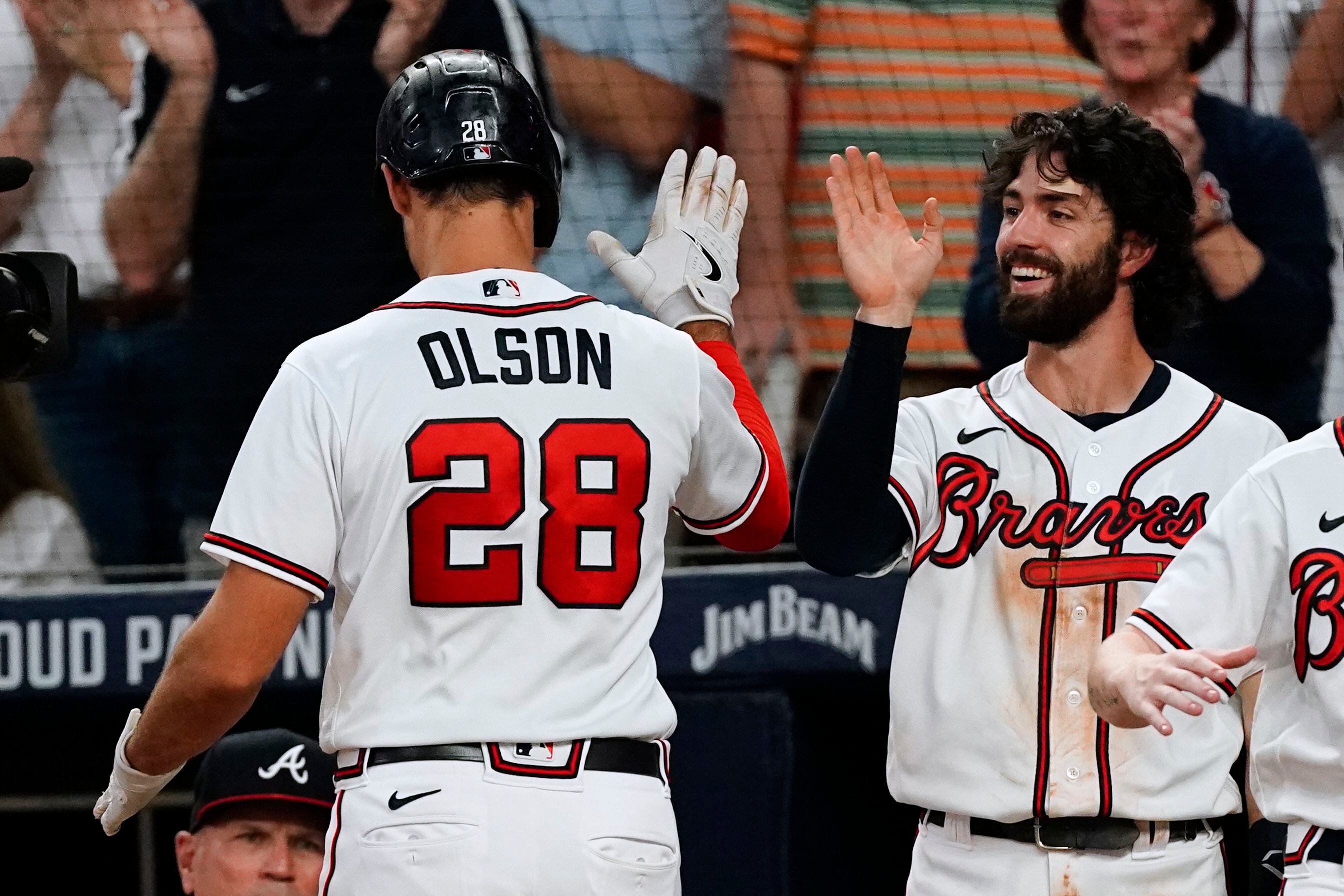Will Dansby Swanson get a long-term contract from Braves?