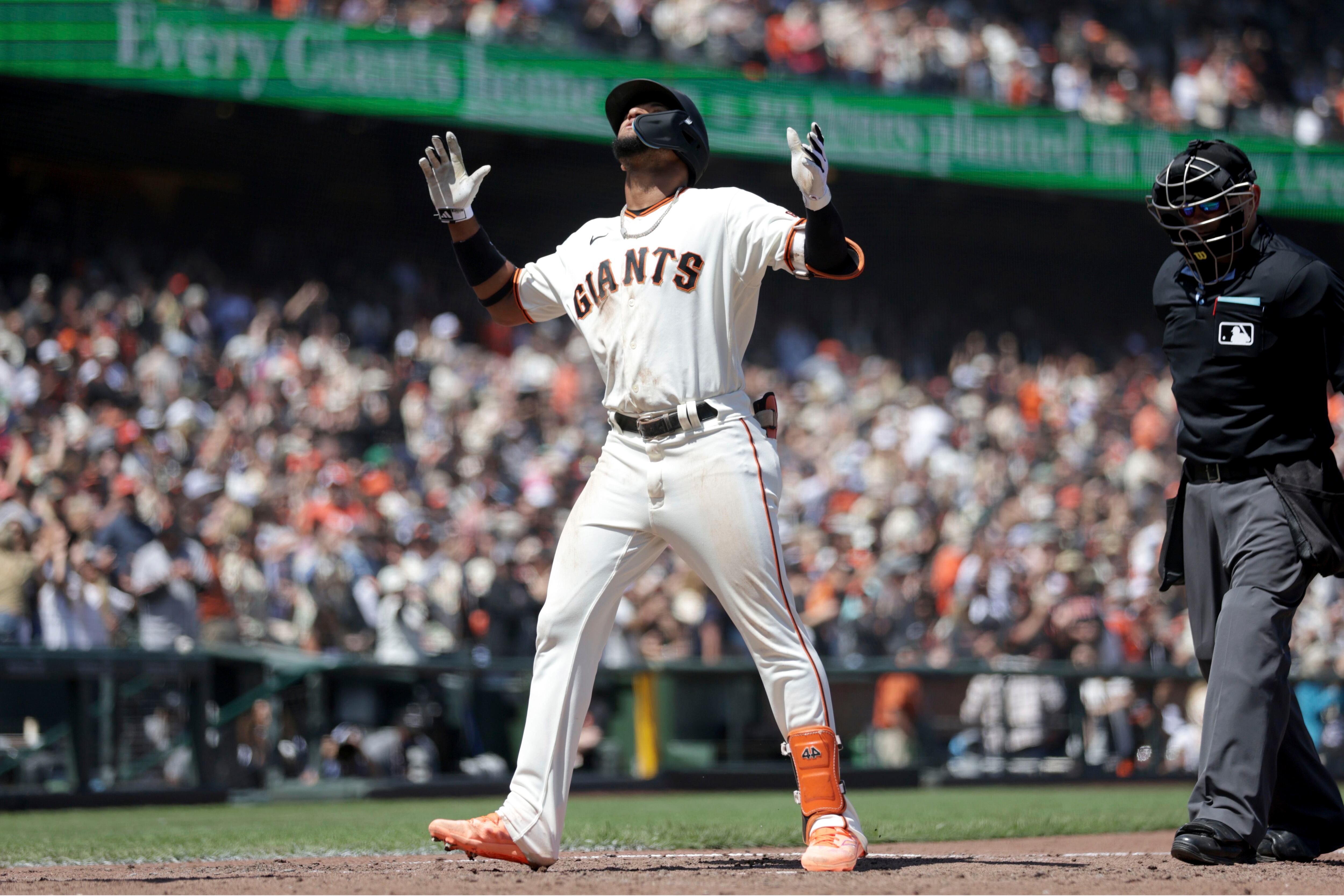 Crawford's HR with 2 outs in 9th lifts Giants past D-backs