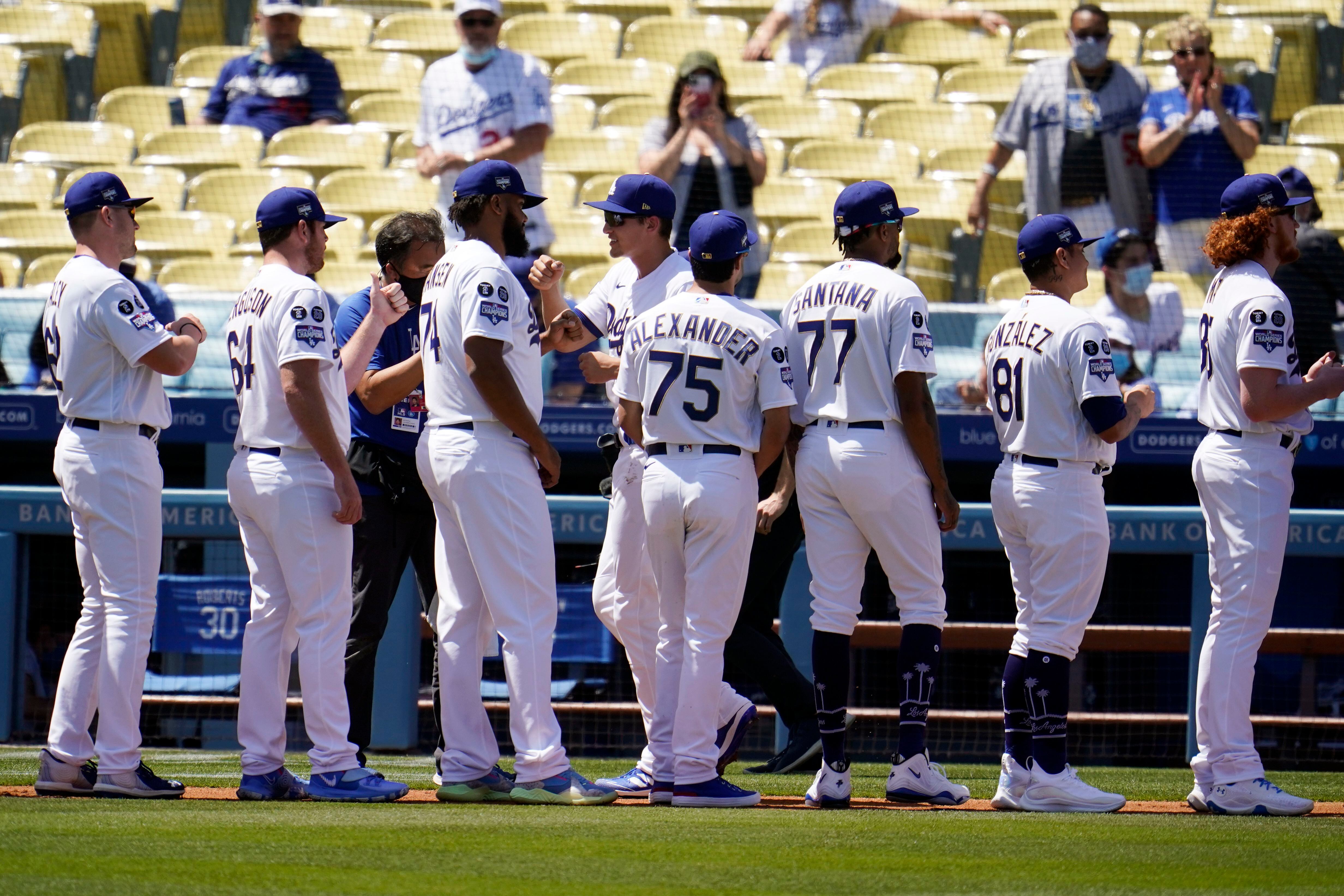 Dodgers receive World Series rings in pregame ceremony