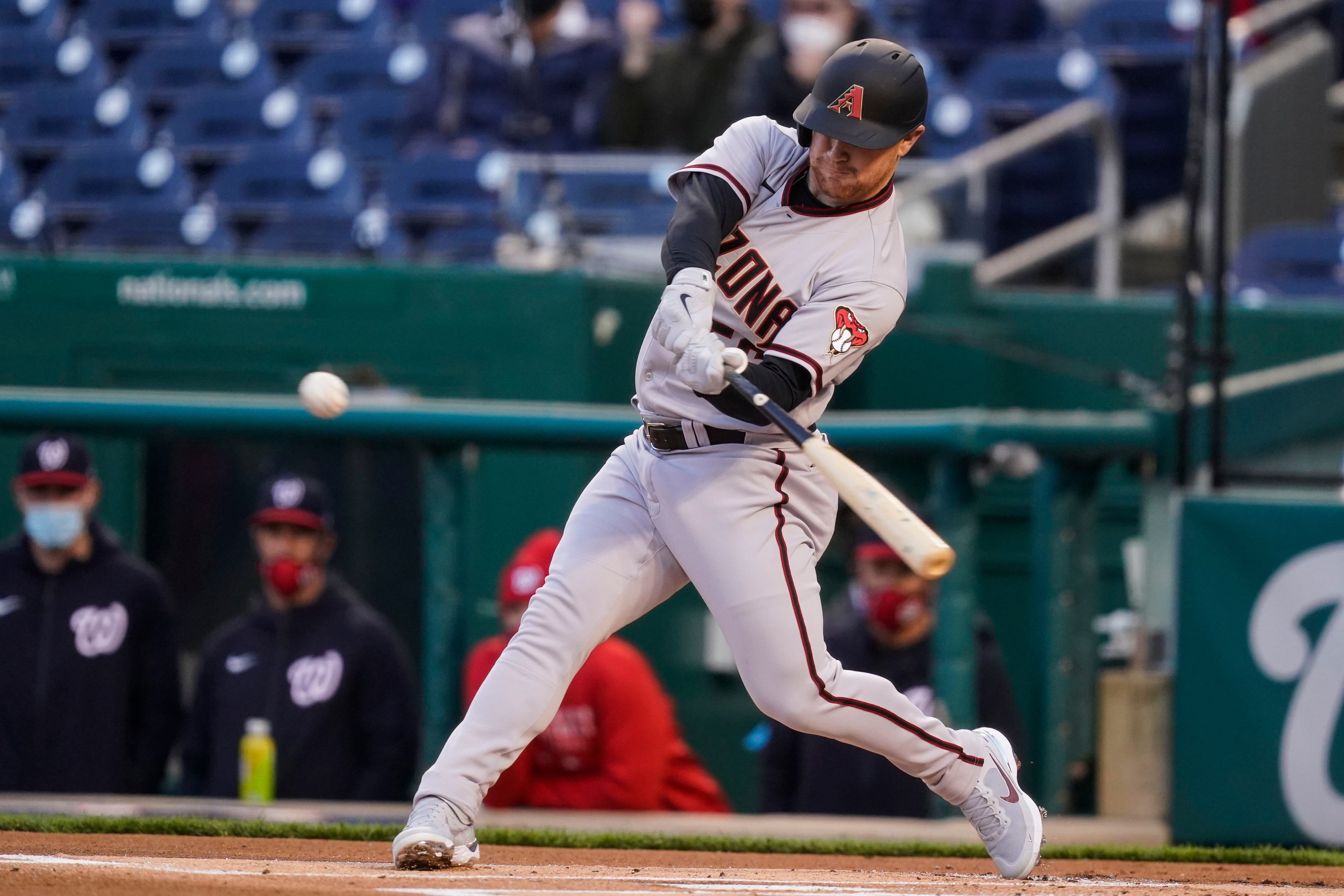 Diamondbacks sign outfielder Kole Calhoun to two-year contract