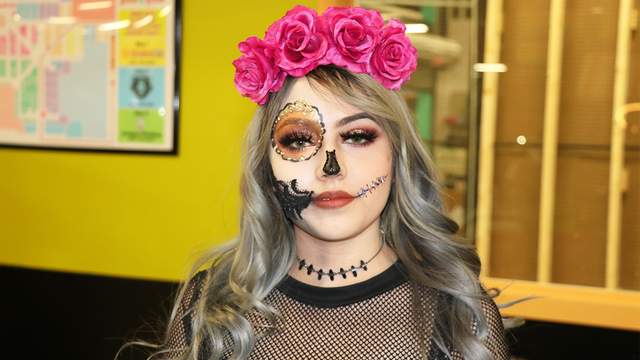 Photos: KSAT12 Dia de los Muertos pin giveaway at PicaPica Plaza