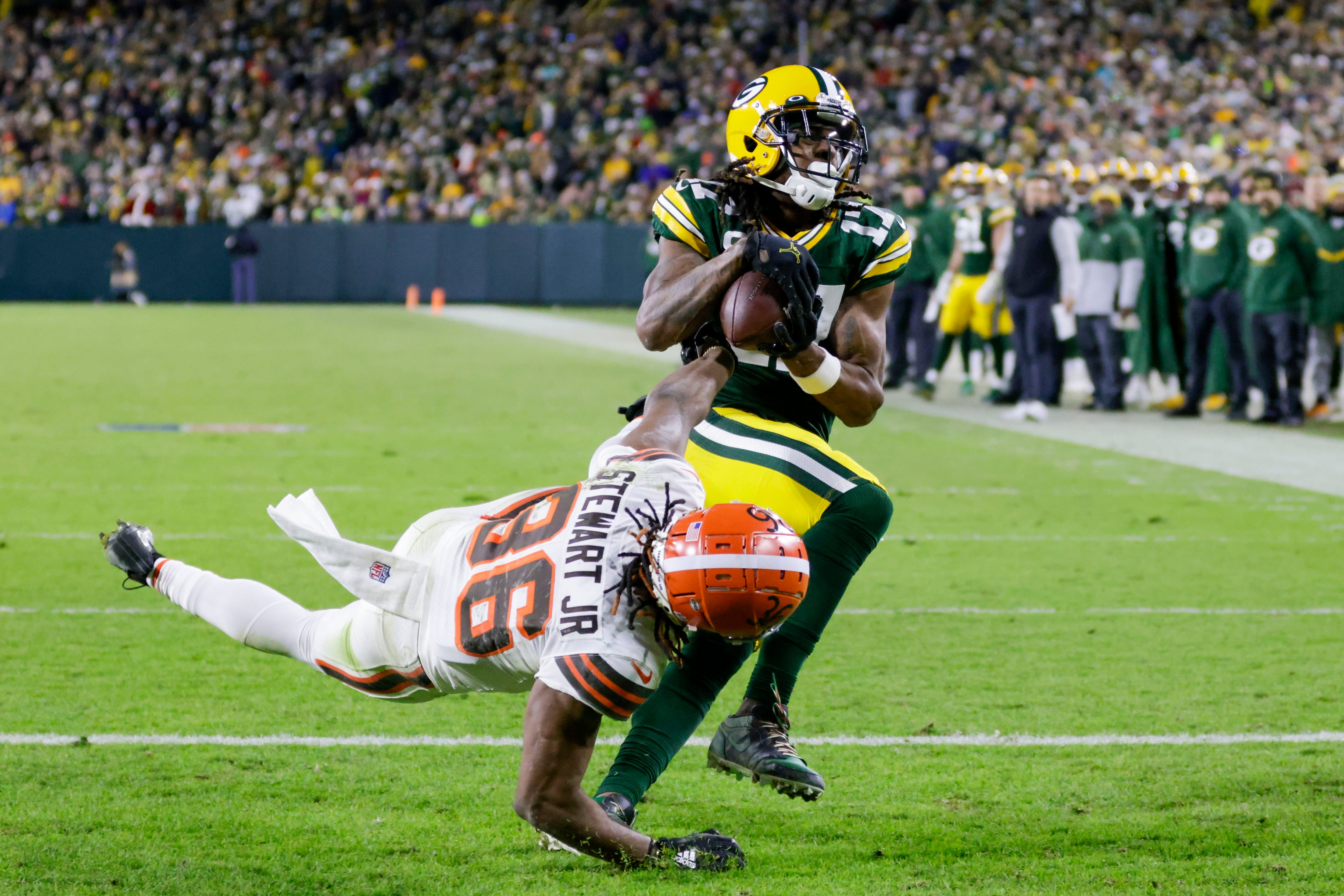 Rodgers sets team record as Packers hold off Browns 24-22 - The