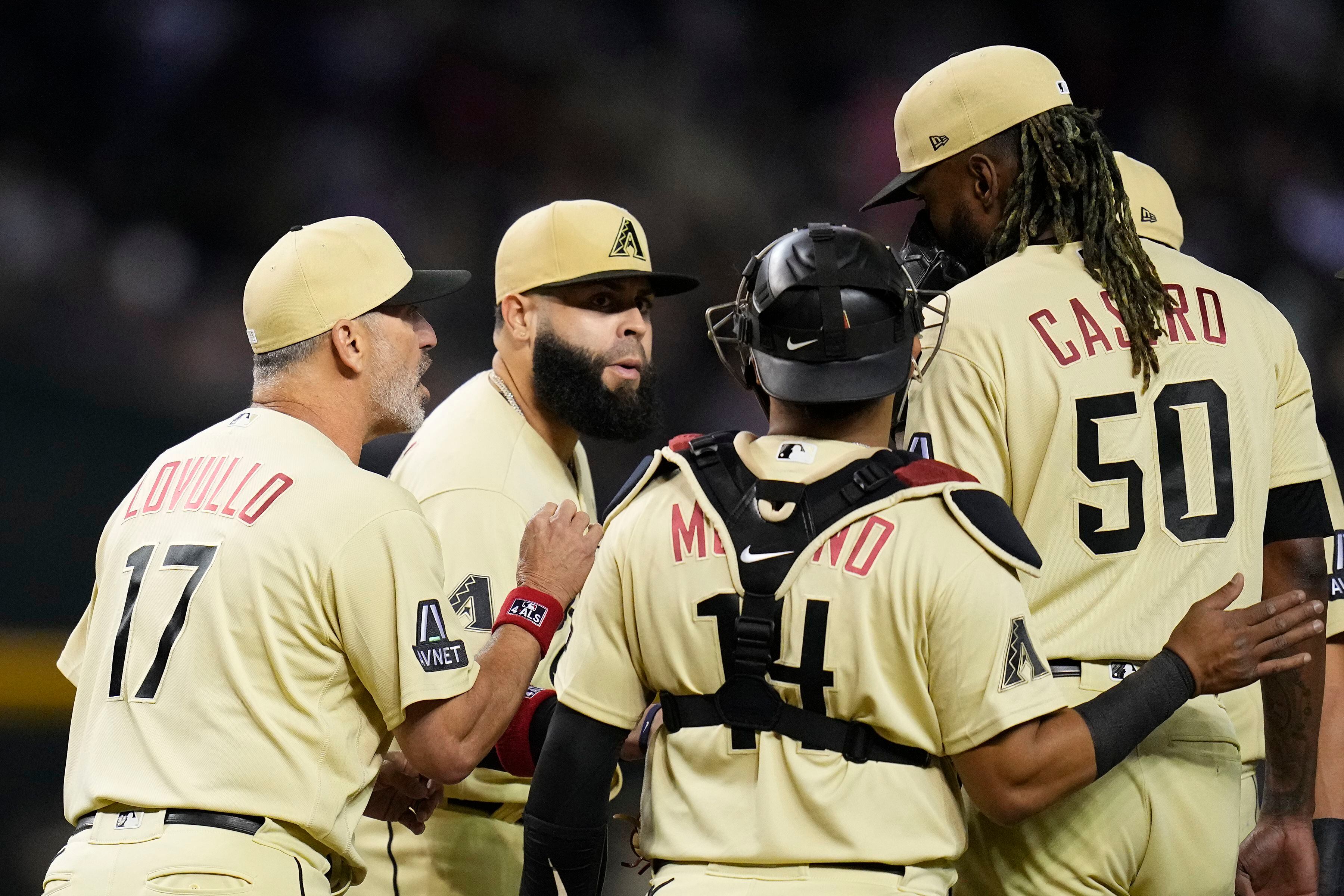 Diamondbacks, in new 'Serpientes' uniforms, lose to Dodgers