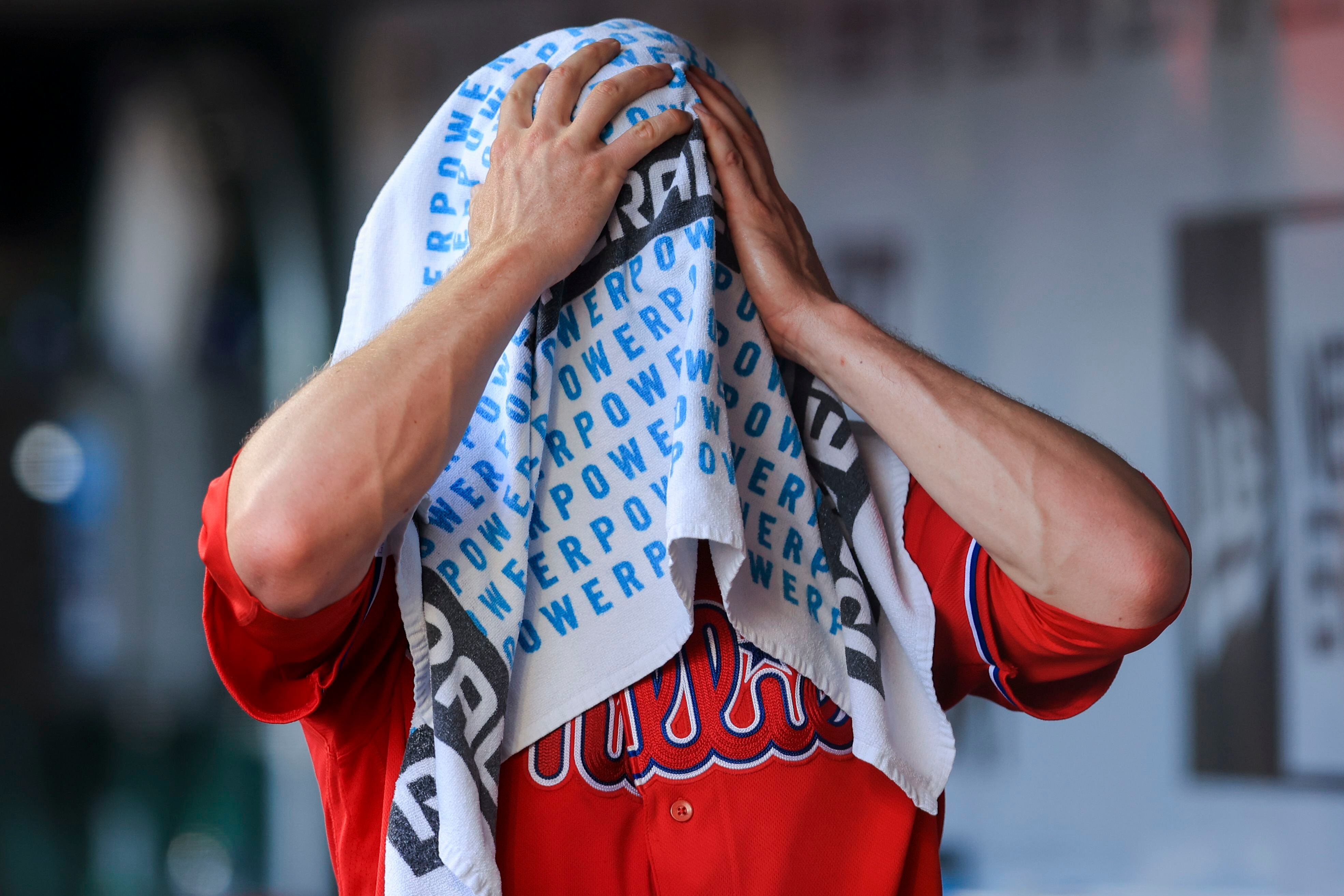 Castellanos hits slam as Reds rally past Phillies 12-4