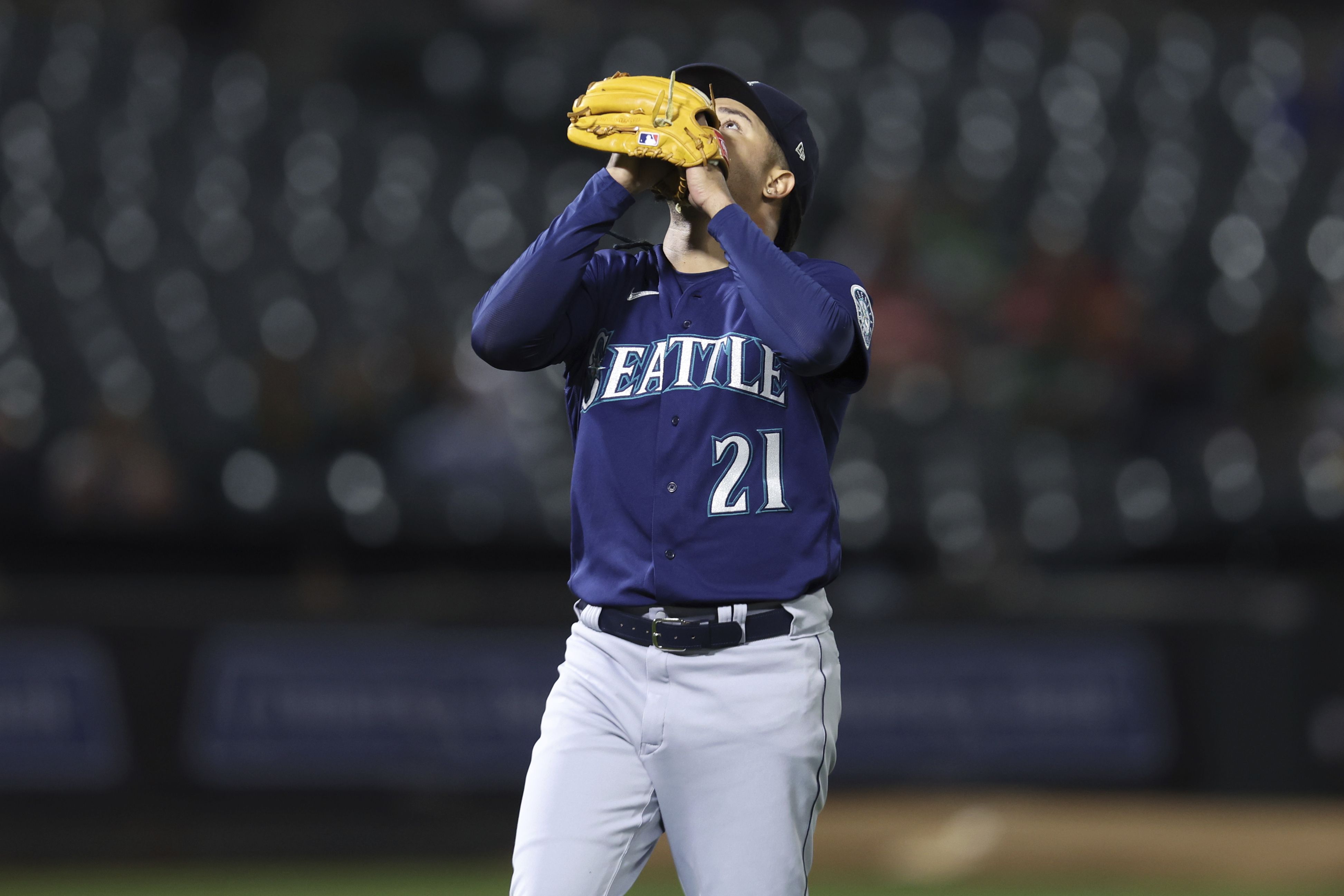 EMERGENCY POD! Seattle Mariners ink Luis Castillo to five-year, $108  million extension!, KING 5 Weather