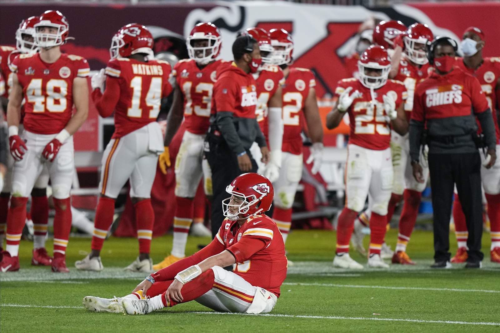 New baby in tow, Chiefs' Mahomes turns attention to Bengals