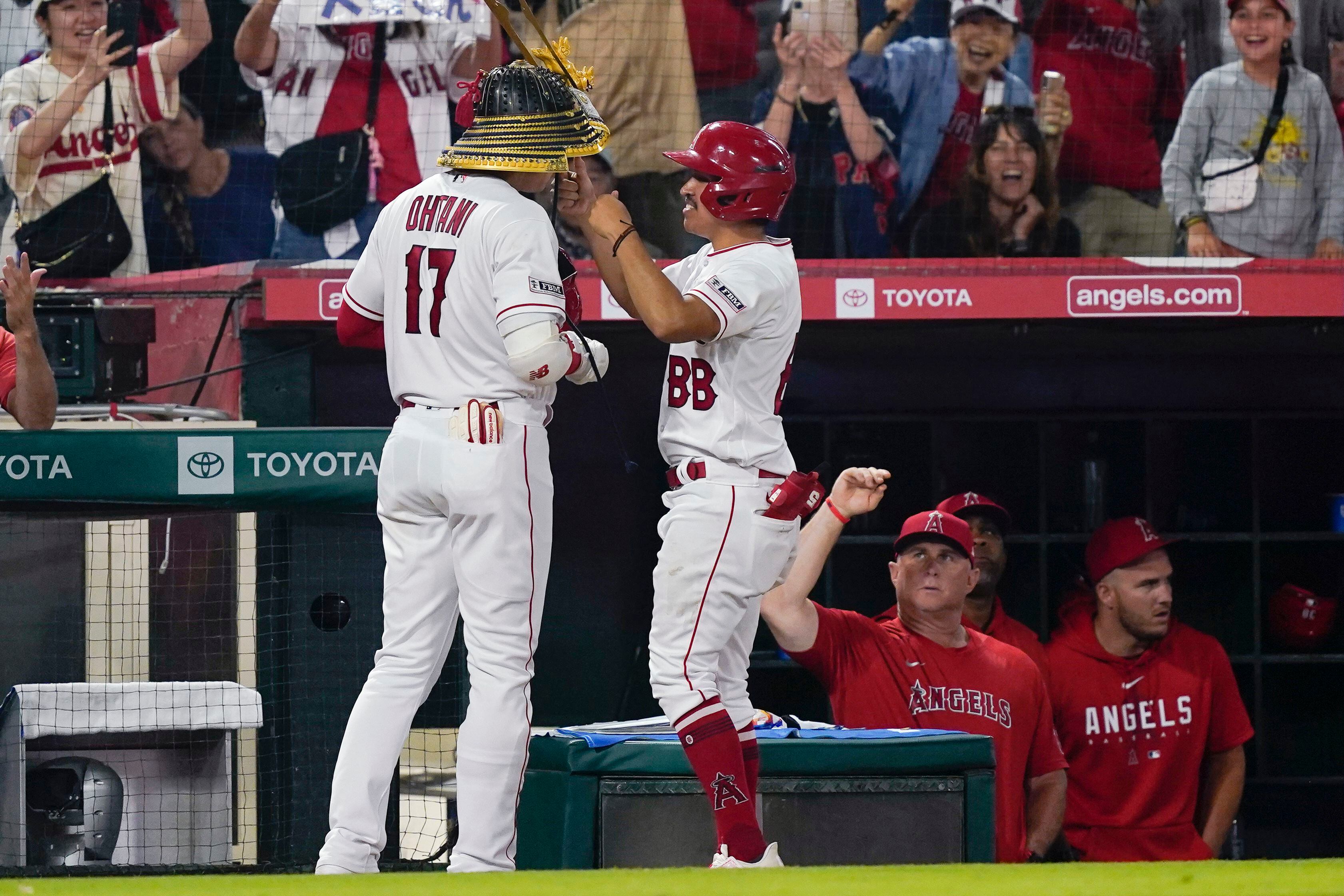 O'Hoppe family celebrates rookie C Logan making opening day