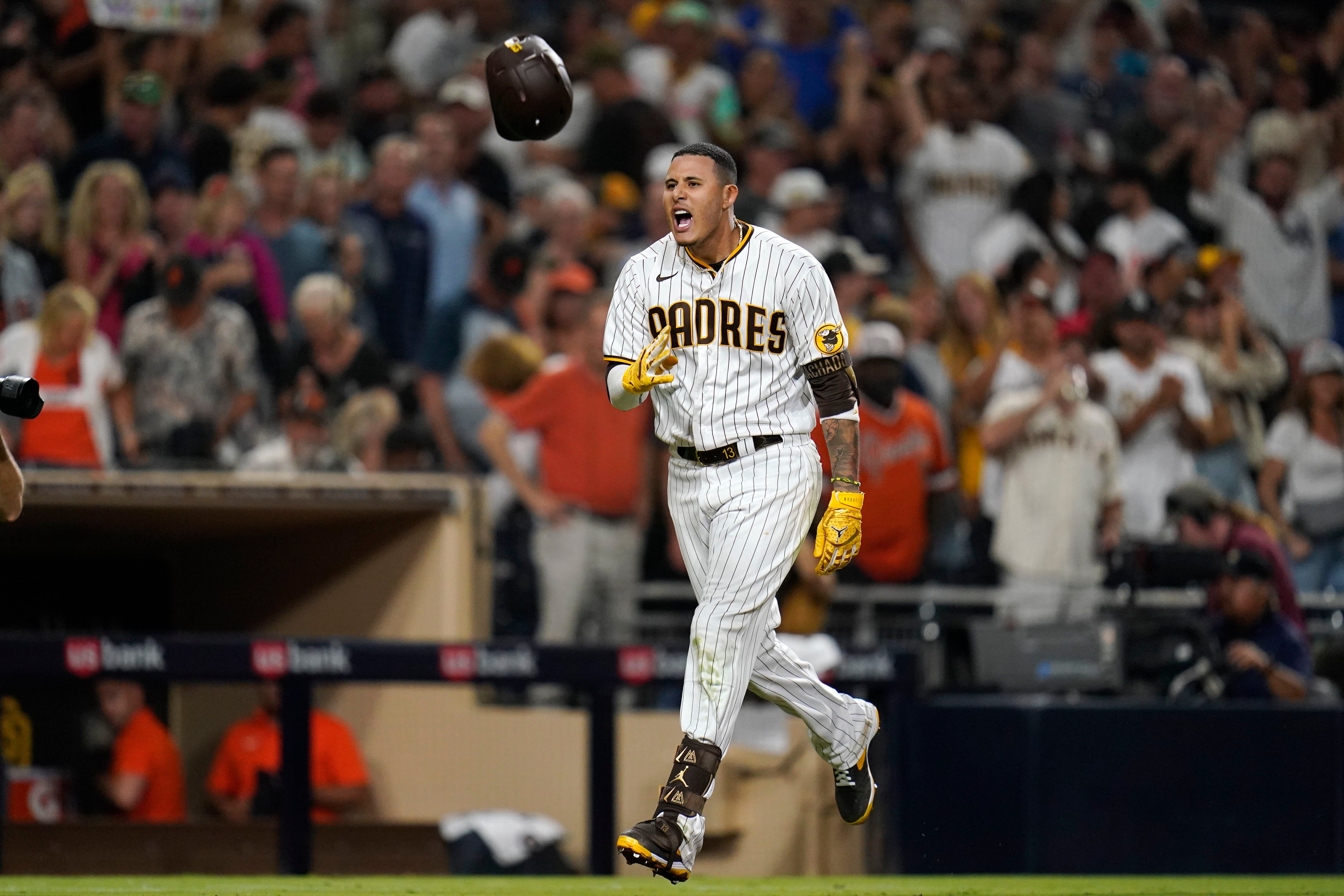 Jurickson Profar's leaping catch, 05/13/2023