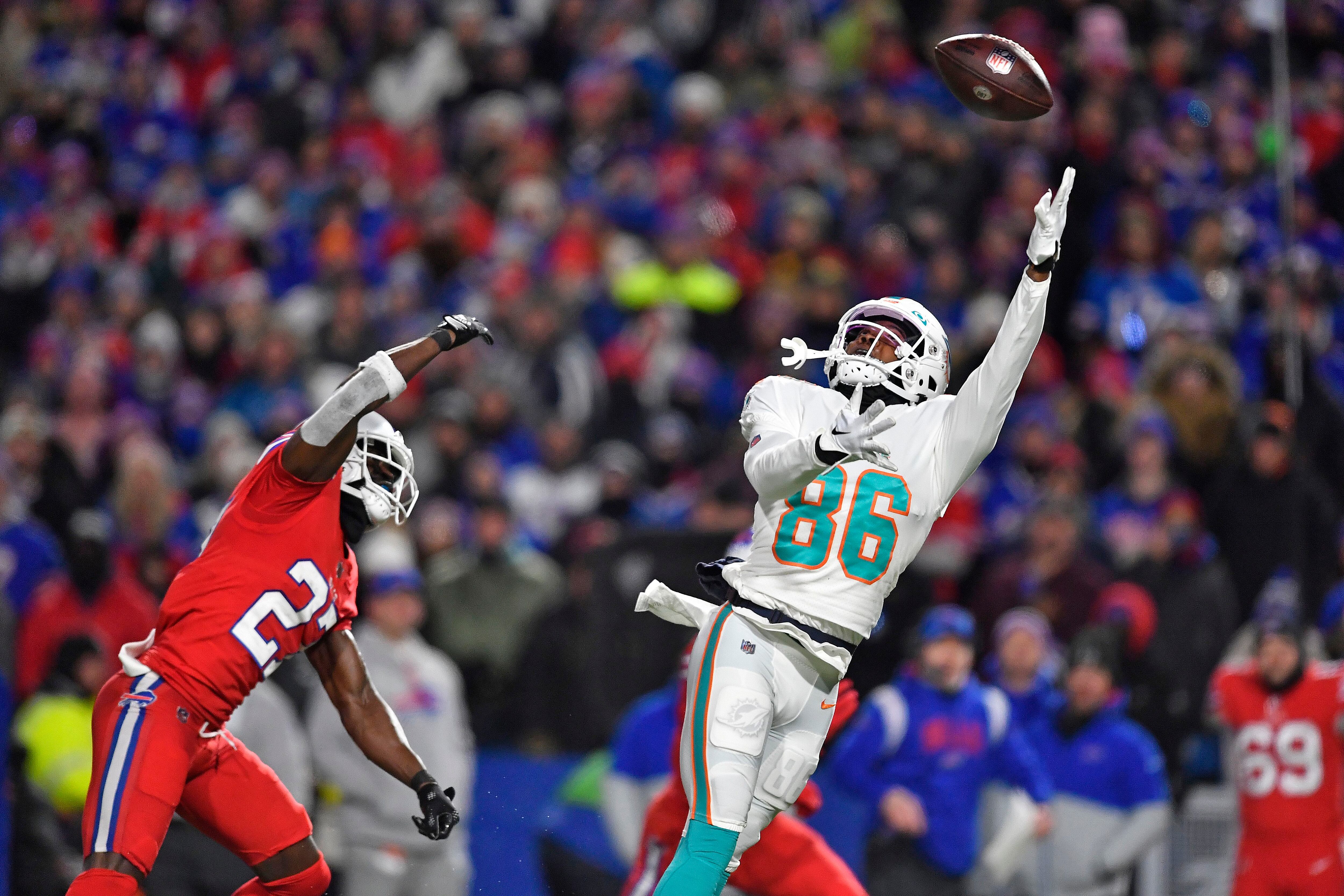 Bills beat Dolphins 32-29, clinch 4th straight playoff berth