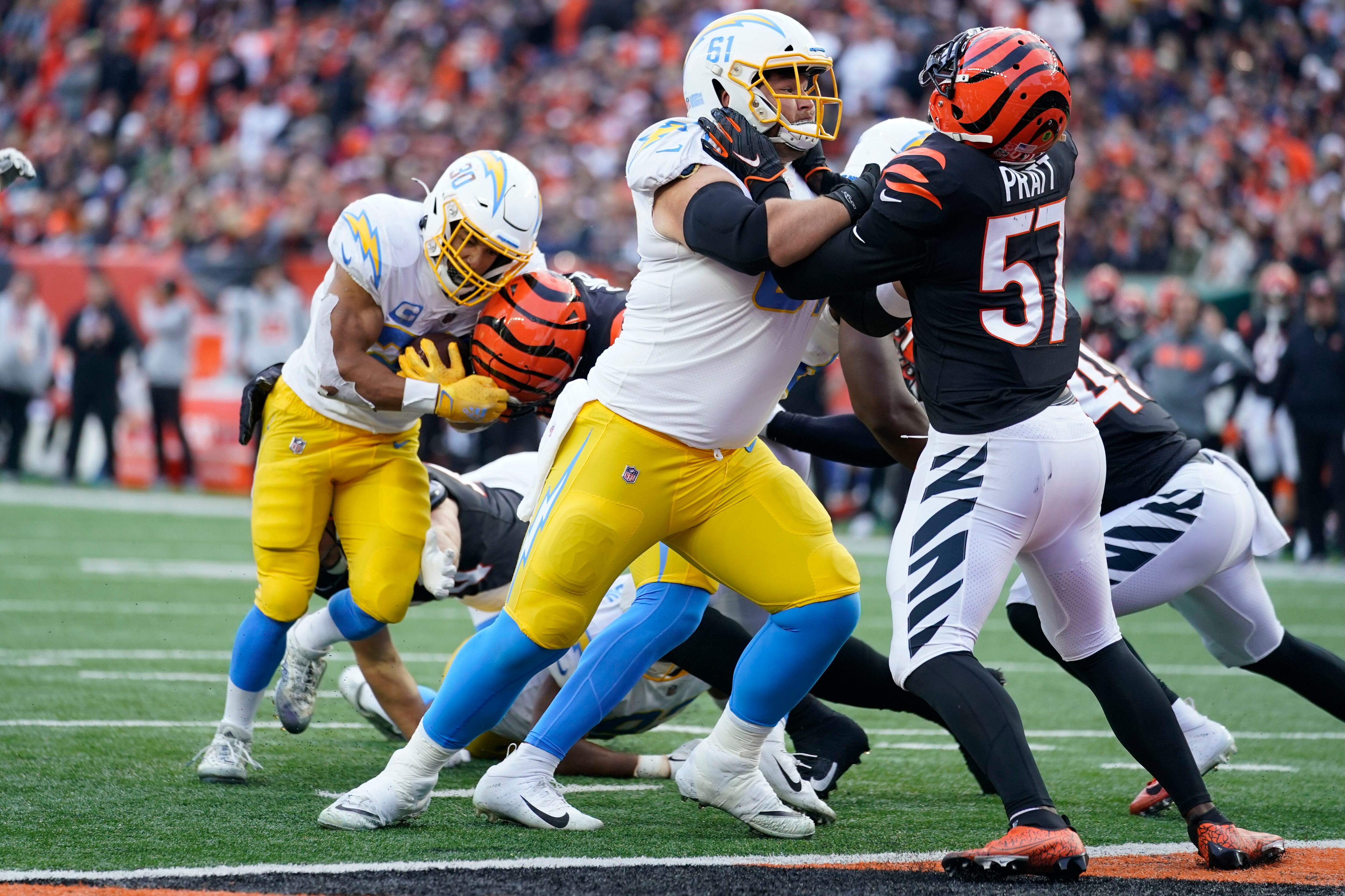 Up-and-down Chargers hold off Bengals for 41-22 victory