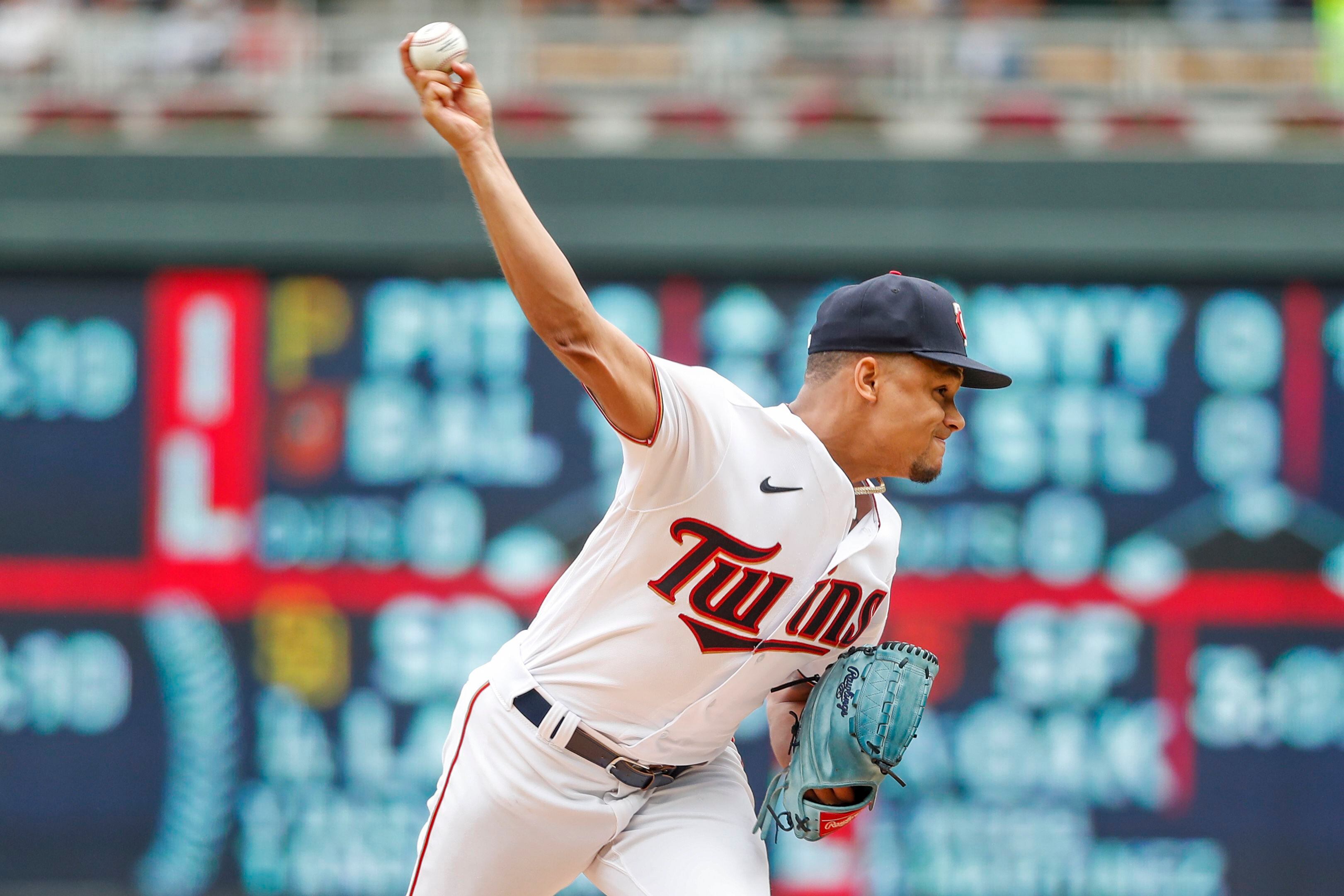 Twins recover from blown lead to topple A's, 10-7