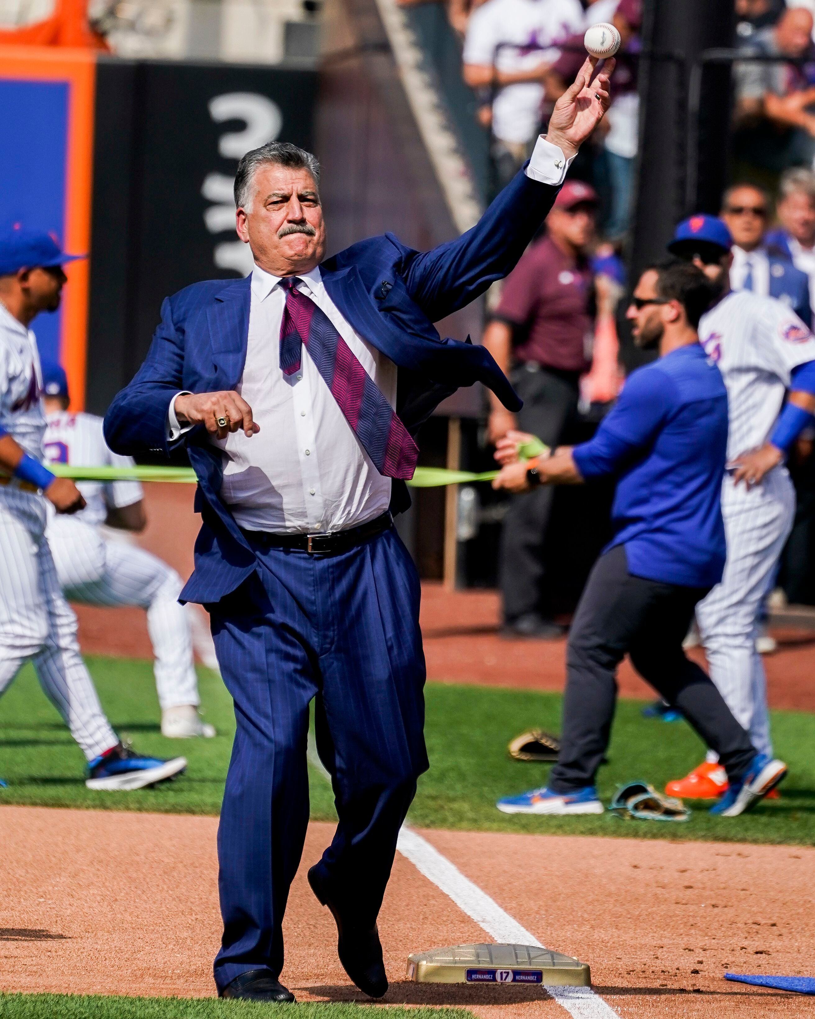 Miami Marlins on X: Iconic first basemen reunite. 💙 Congratulations to  @Mets Keith Hernandez on the retirement of his number. #KE17H   / X