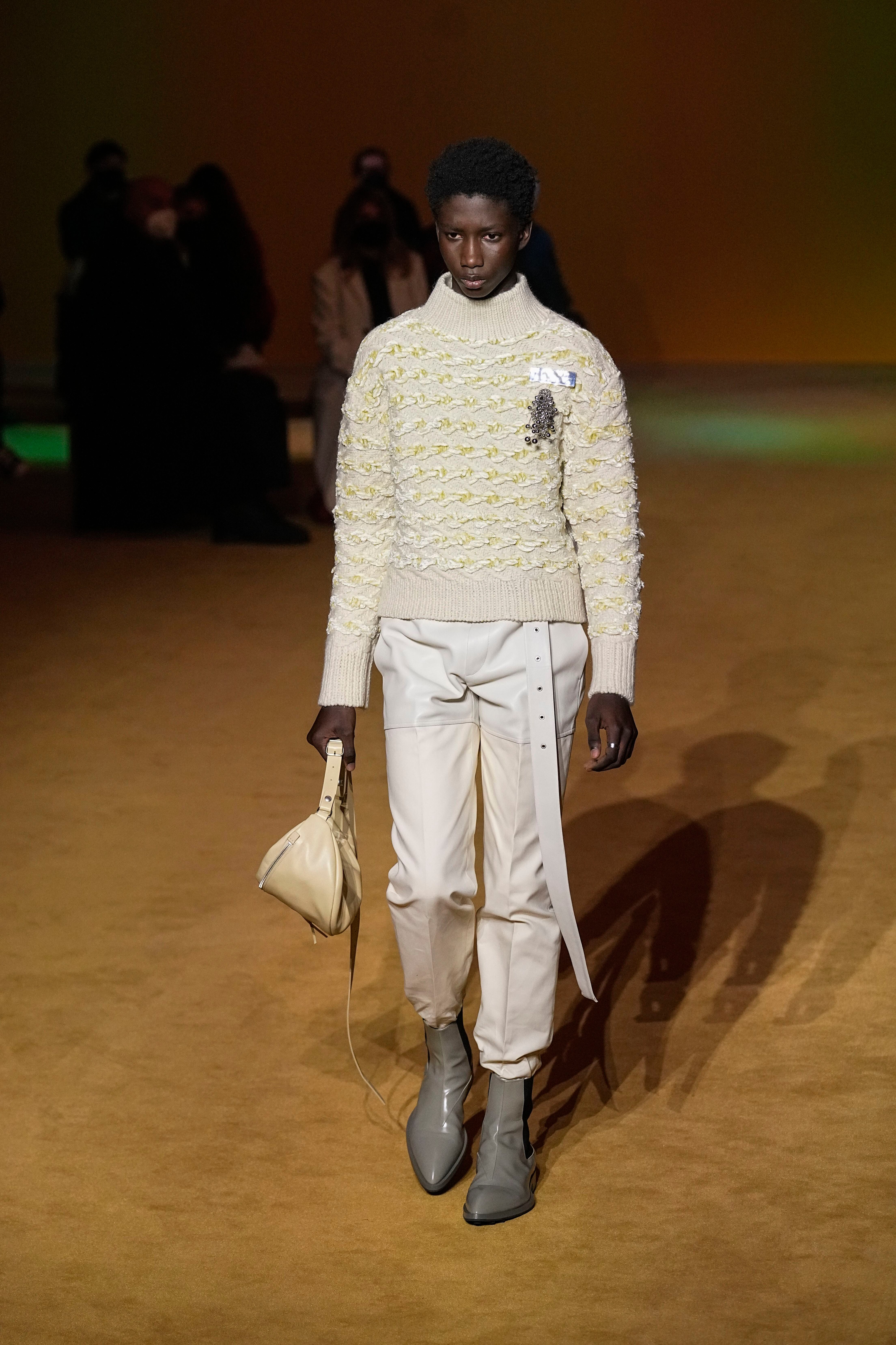 Lucien Laviscount ( Emily in Paris ) @ Paris Fashion Week 19 january 2023  show Louis Vuitton 