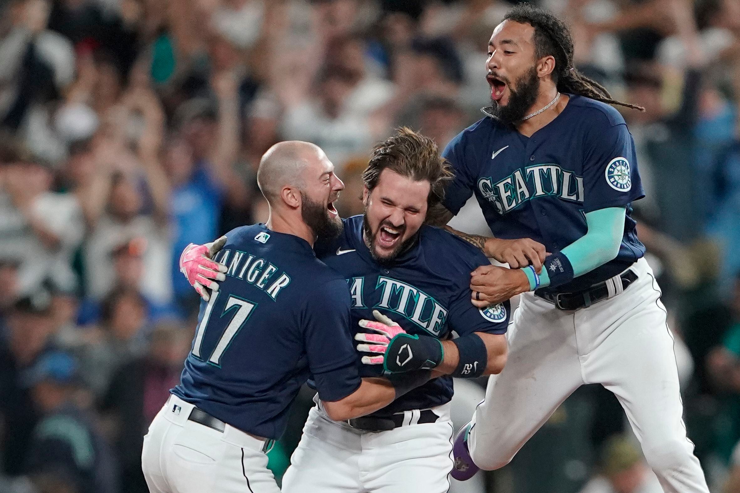 Cal Raleigh breaks Seattle Mariners playoff drought for 2022's best game