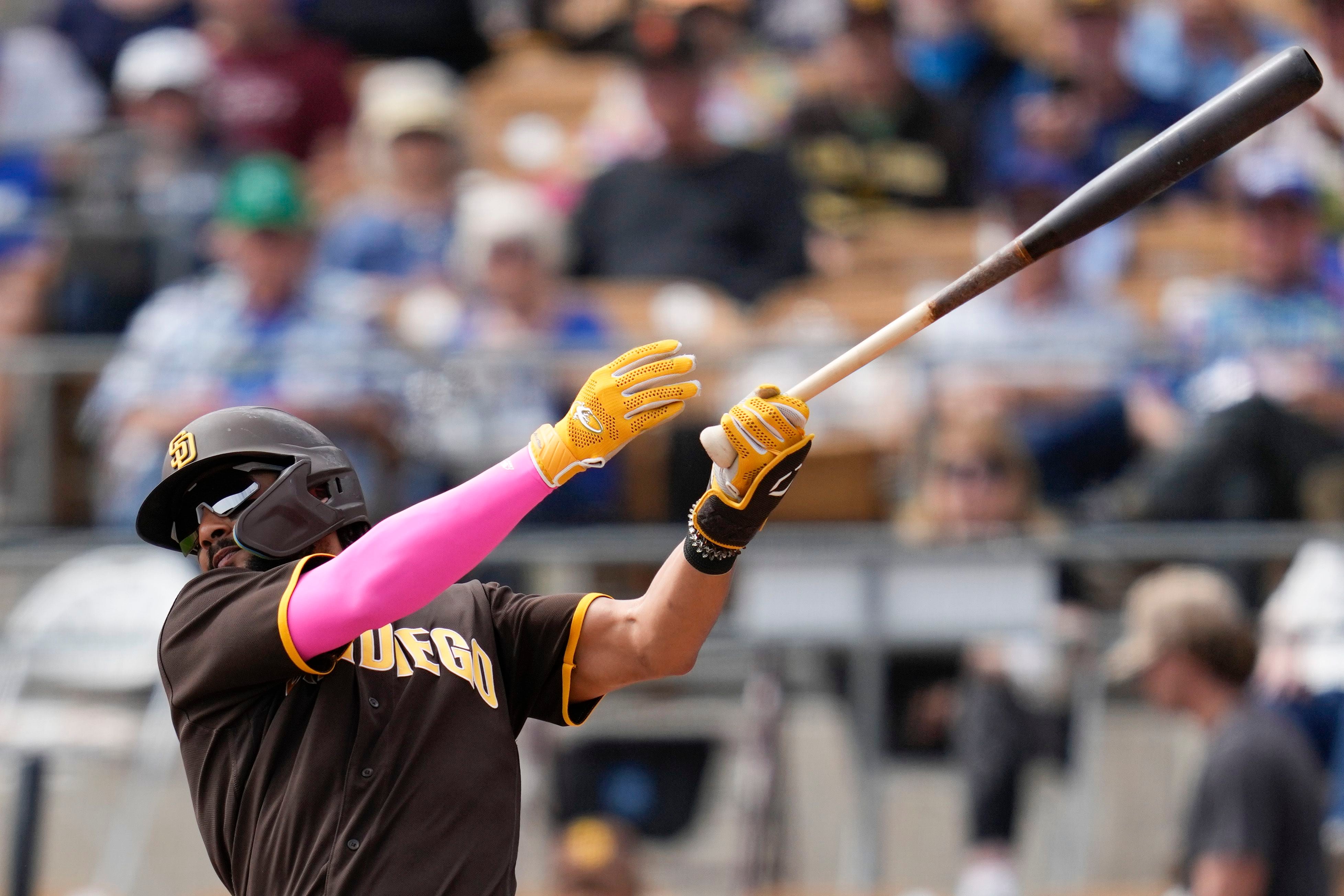 Cardinals top prospect Jordan Walker exits Spring Training game with  shoulder injury