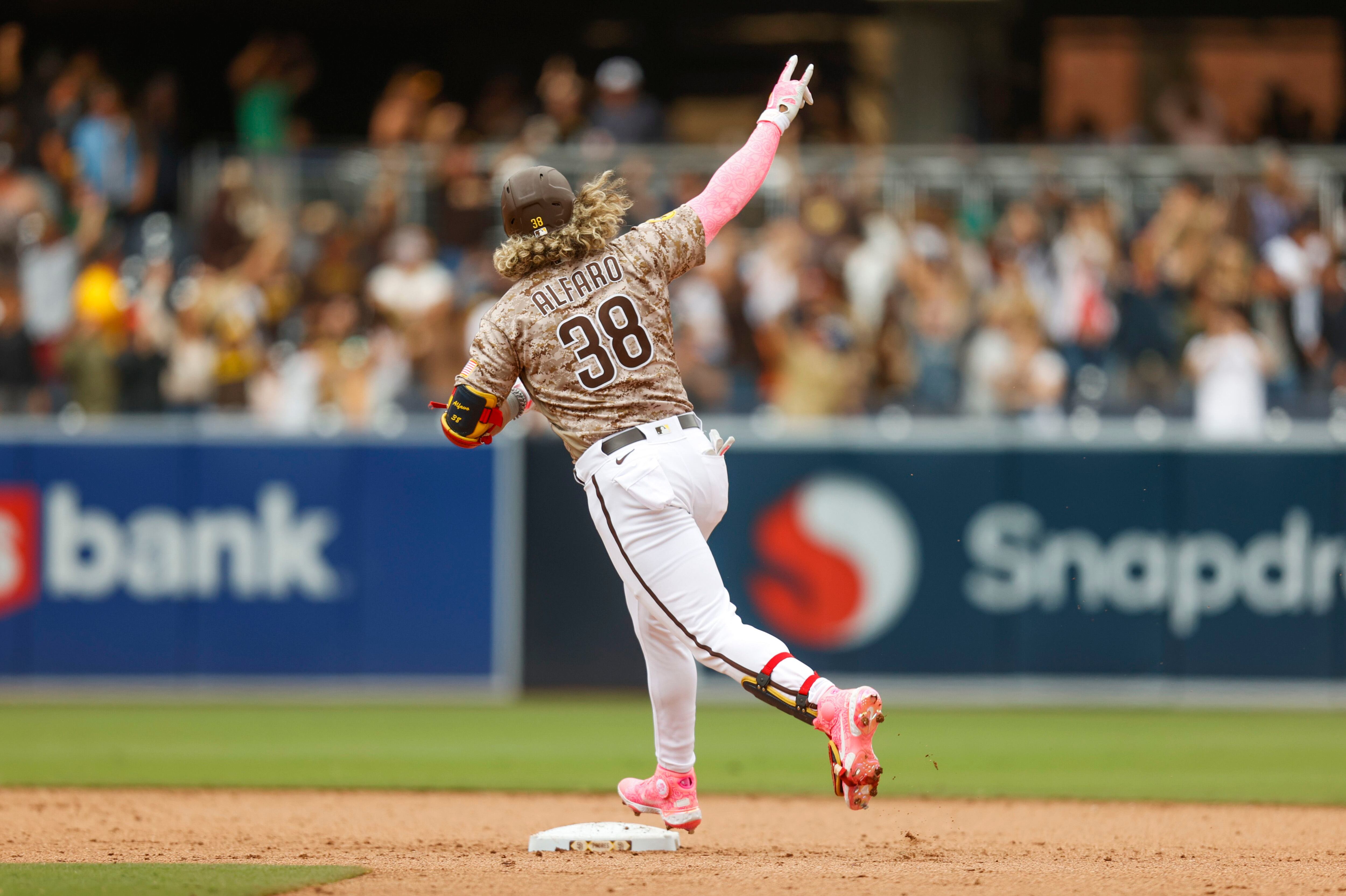 Padres, Behind Walk-off Homer from Alfaro, Take Marlins Series in